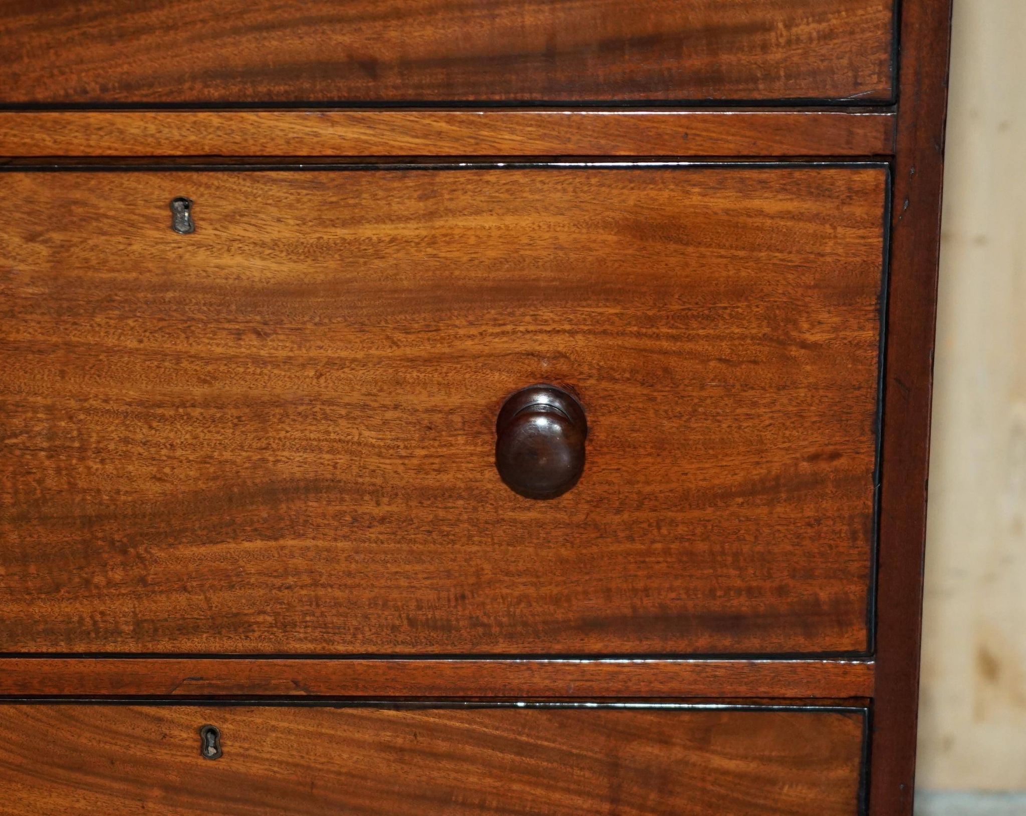 Paire de commodes hautes anciennes Castle Howard 1840 en bois dur