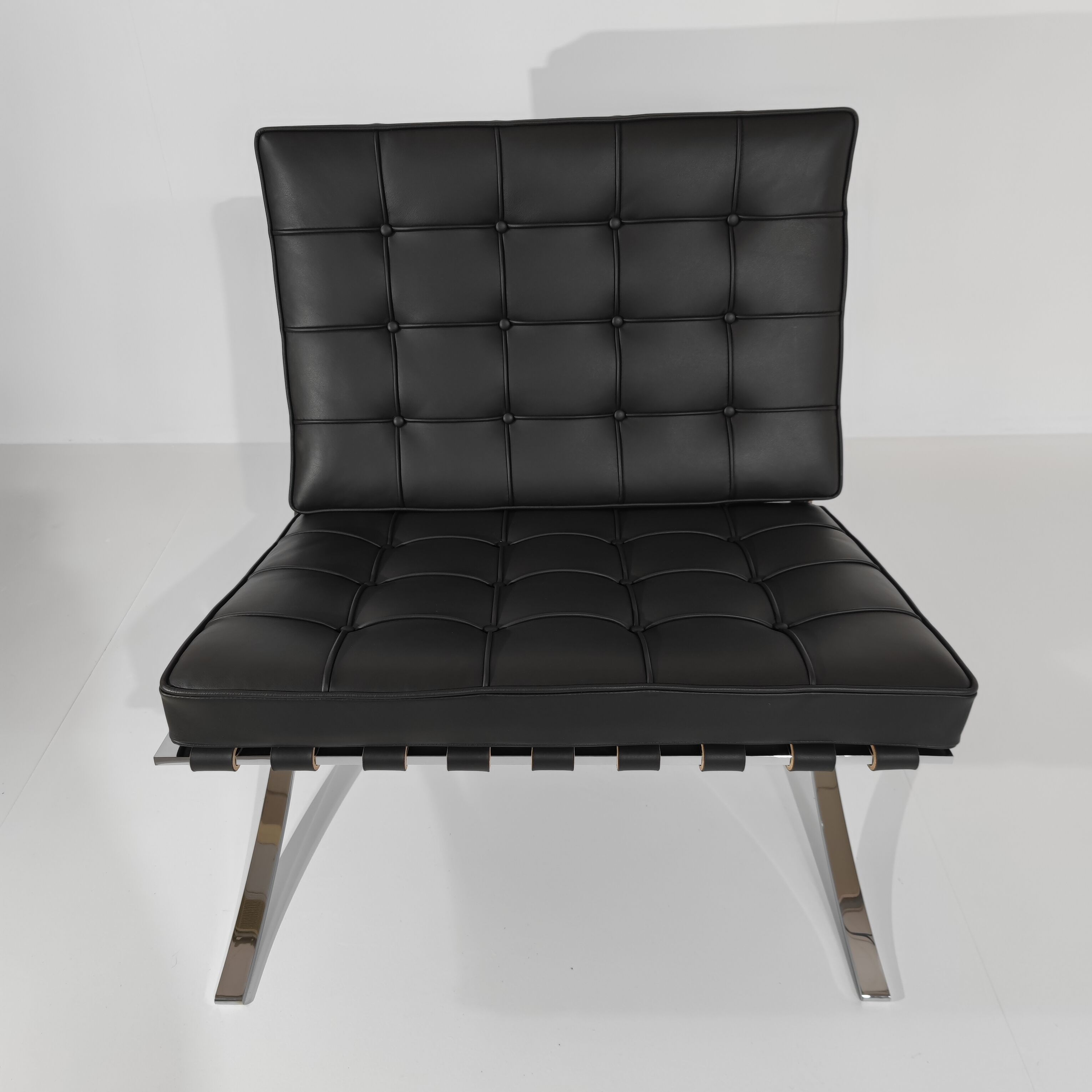 Chauffeuse Barcelona de Mies Van Der Rohe pour Knoll