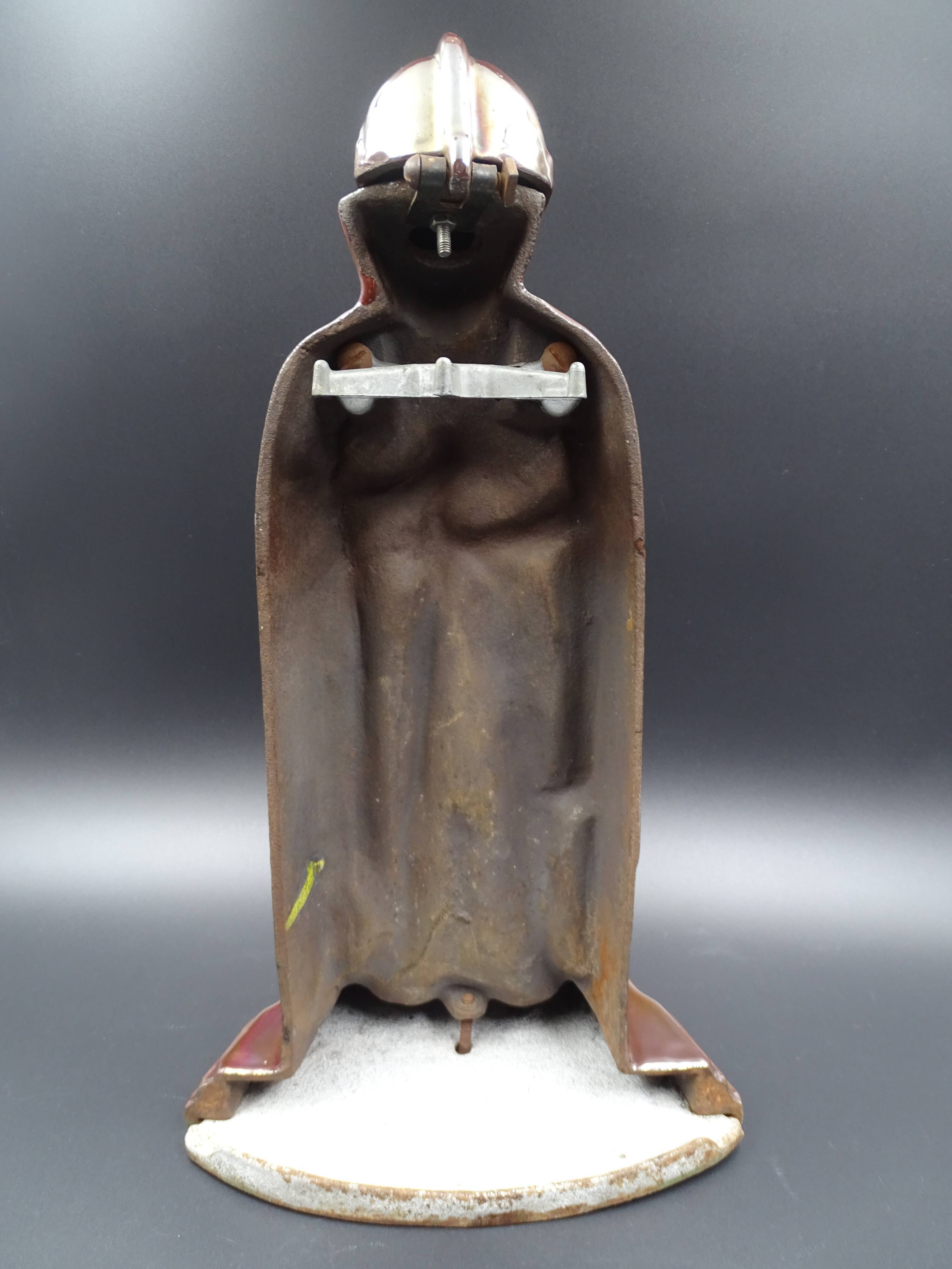 Full chimney servant of his accessories - The enamelled cast iron knight