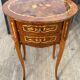 Table de chevet rognon style Louis XV en marqueterie