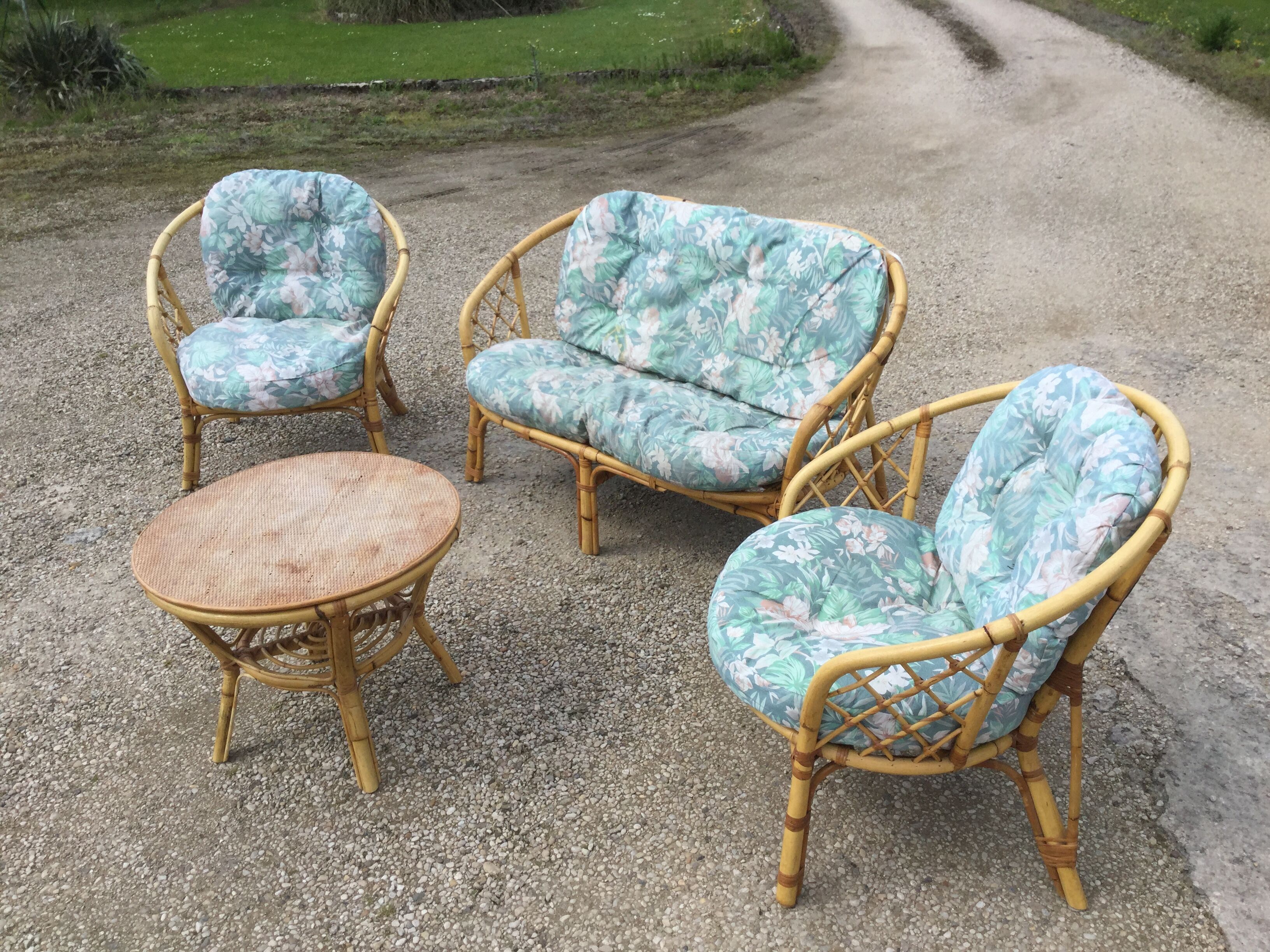 Rattan lounge