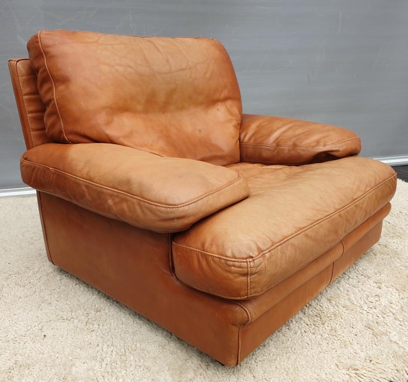 Fauteuil club lounge cuir cognac design 1970
