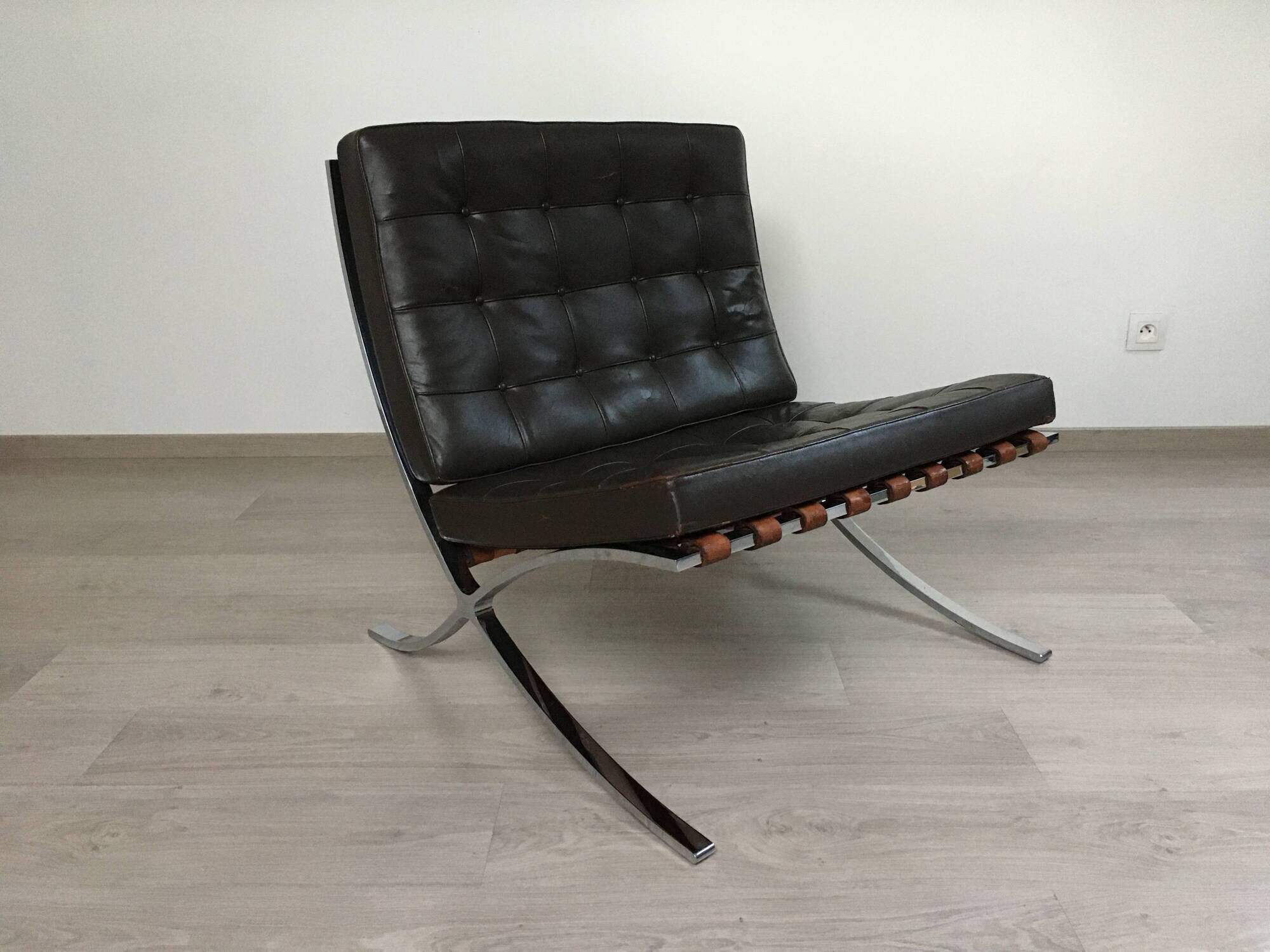 Barcelona armchair by Ludwig Mies van der Rohe for Knoll 1980