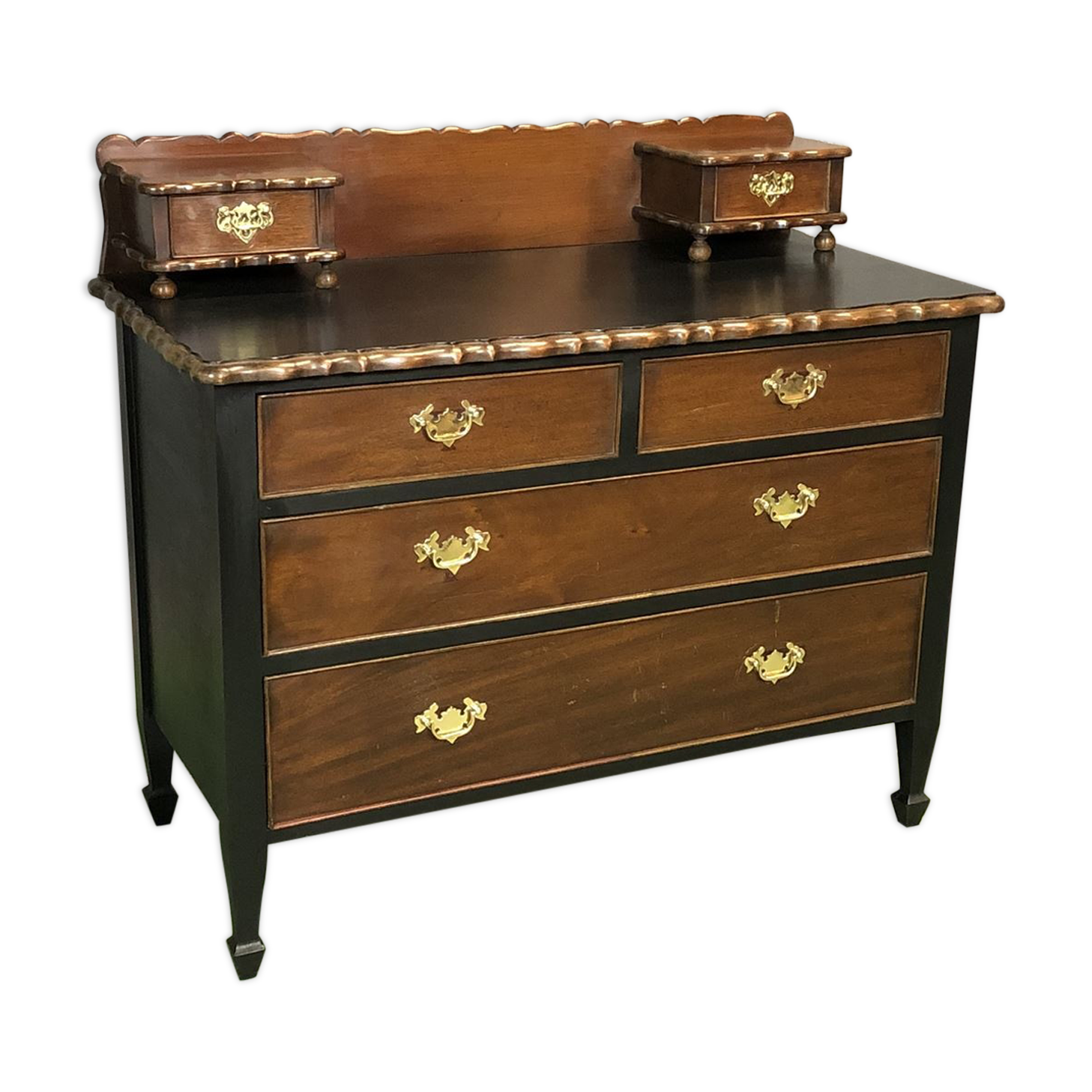 Early twentieth mahogany dresser