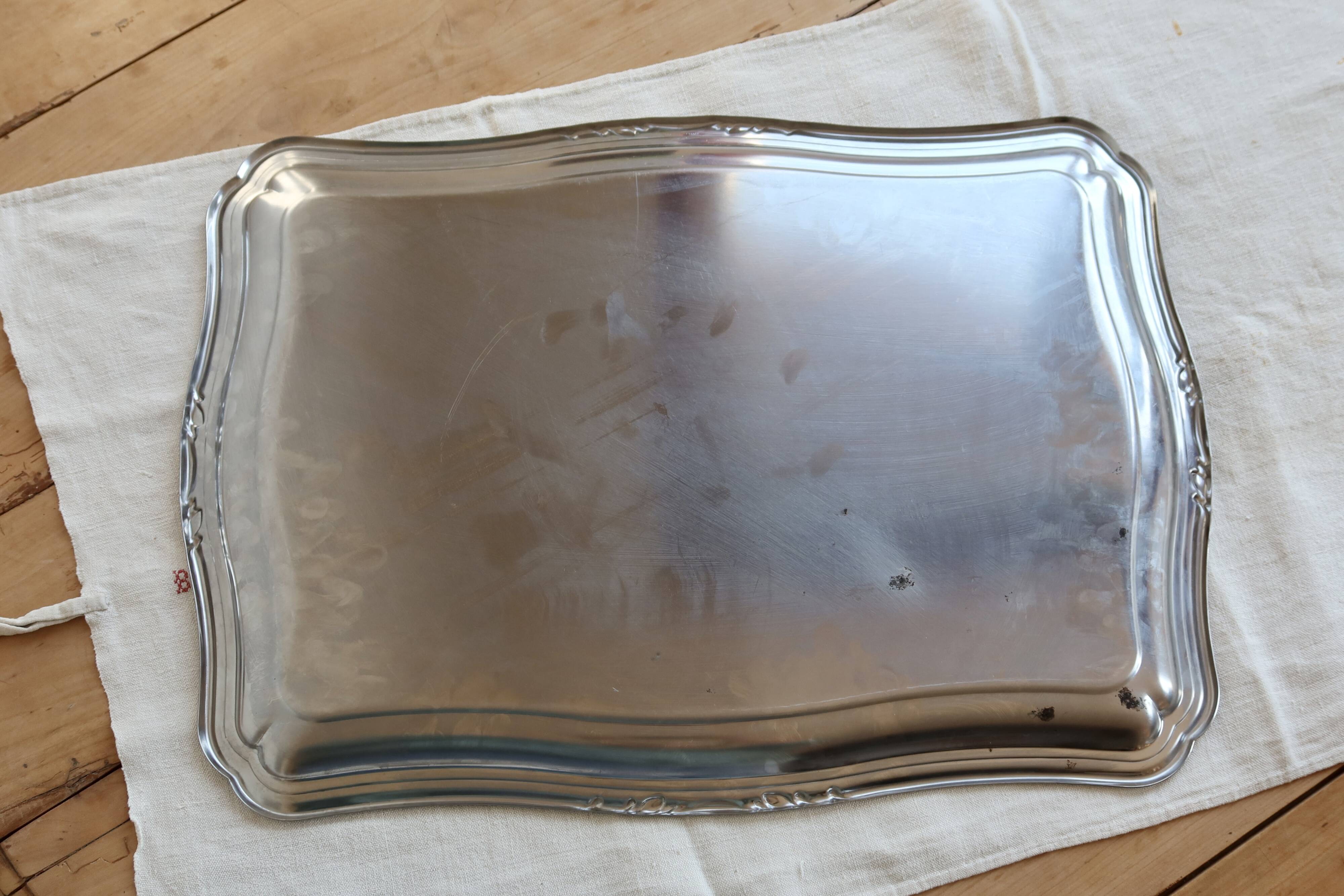 Grand plateau de service vintage en métal argenté