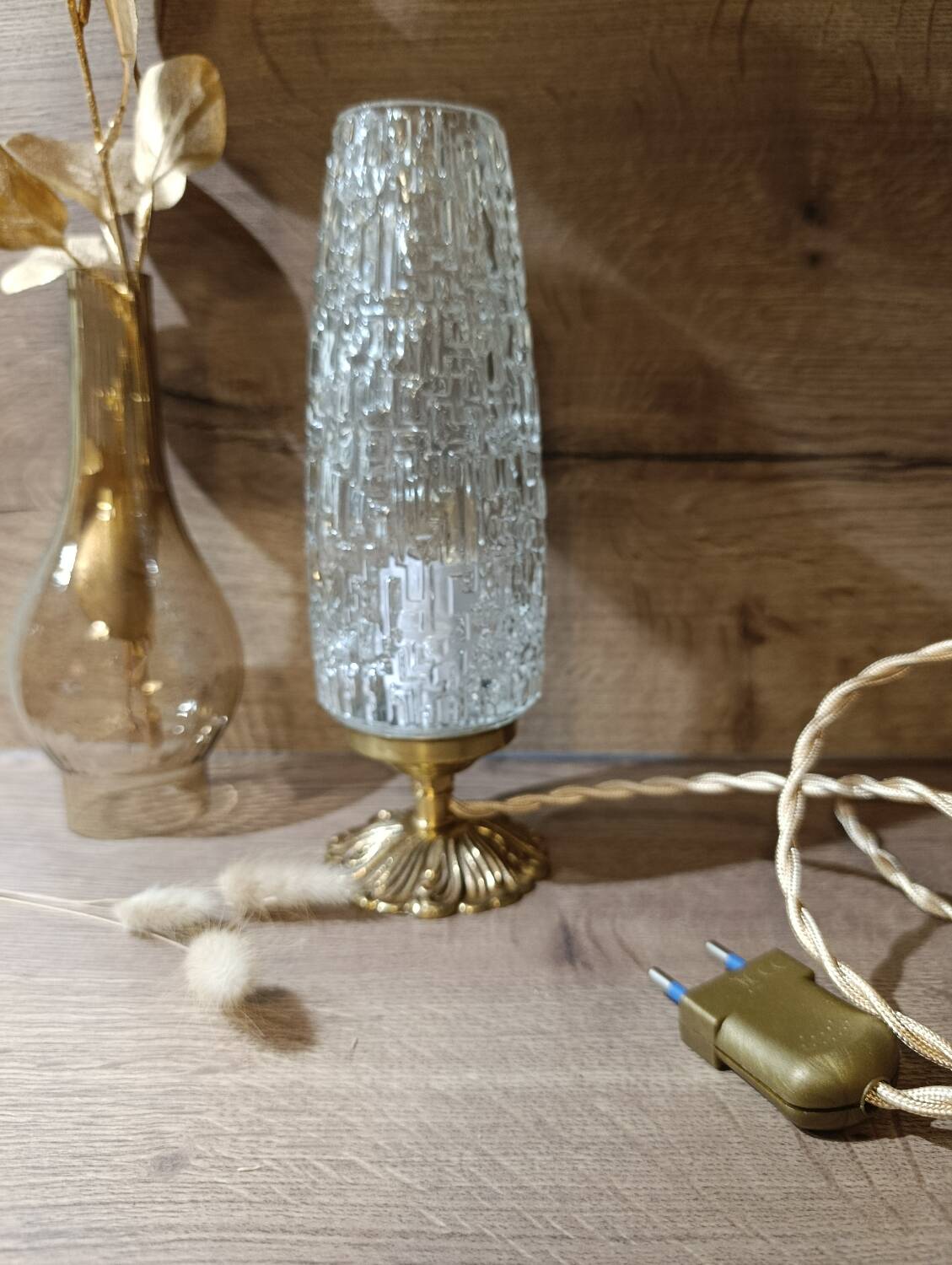 Chic retro table lamp in bronze, spindle glass Lumel, upcycled vintage