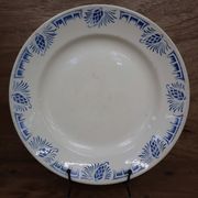 Badonviller round dish White/Midnight blue pine cone patterns