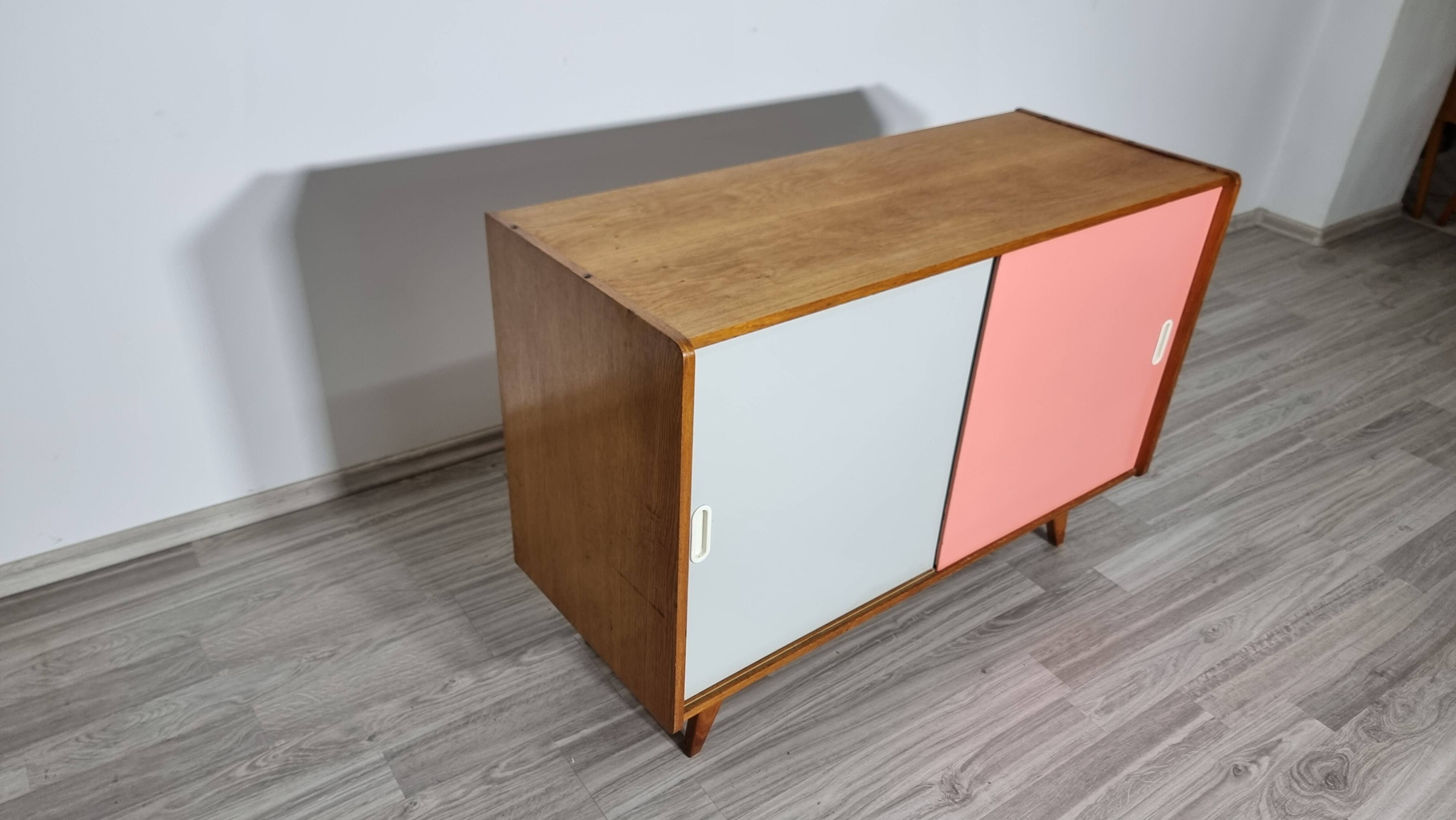 Enfilade par Jiri Jiroutek pour Interier Praha, 1960