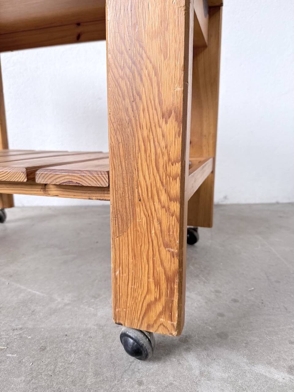 1980 pine wheeled console table