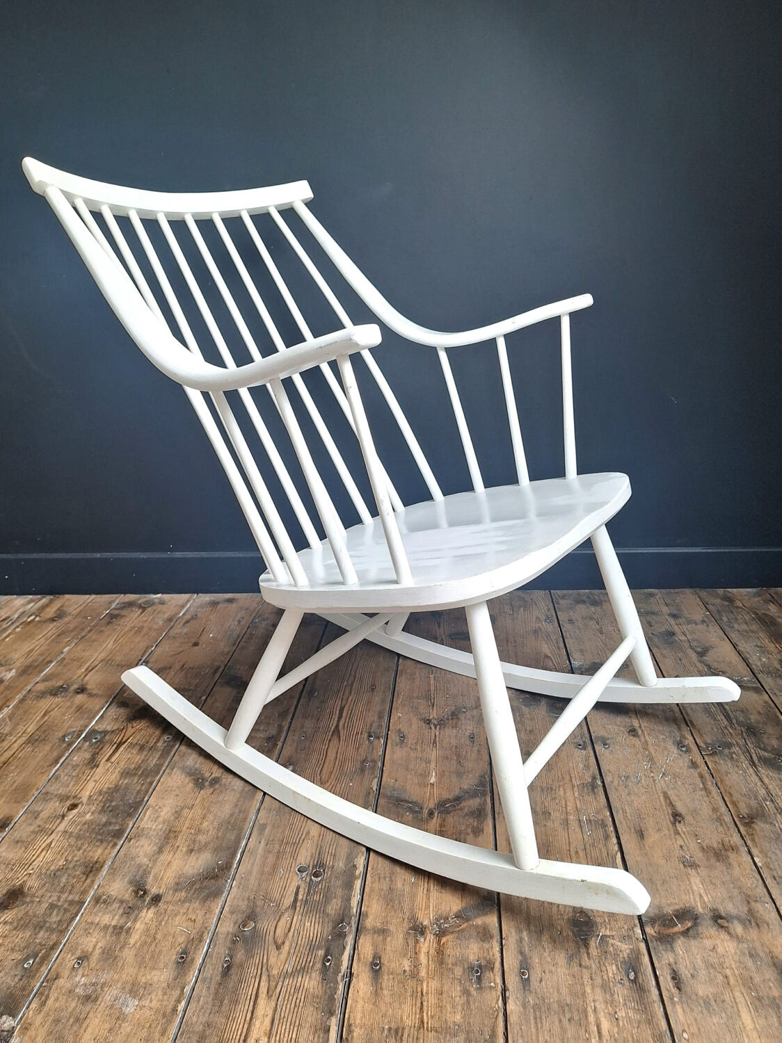 Vintage rocking chair