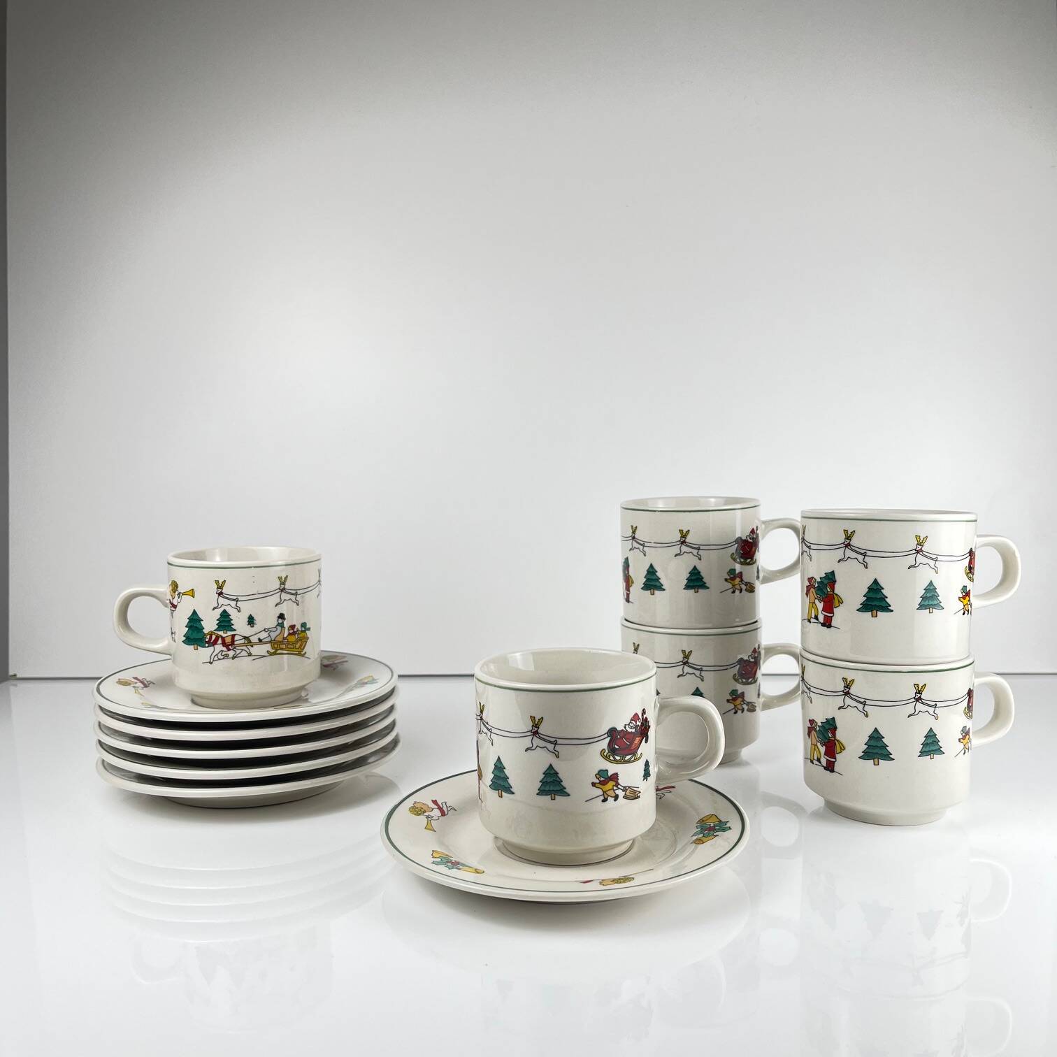 Set of 6 Christmas coffee/tea cups, 1980