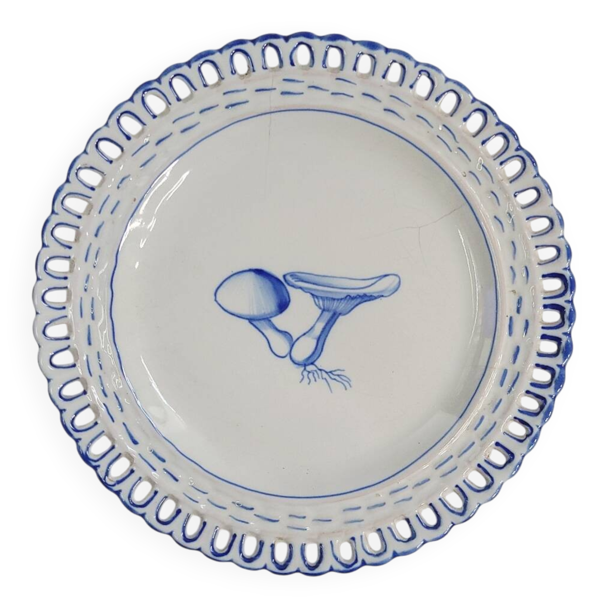 Antique plate in faience – Émile Gallé at Saint-Clément