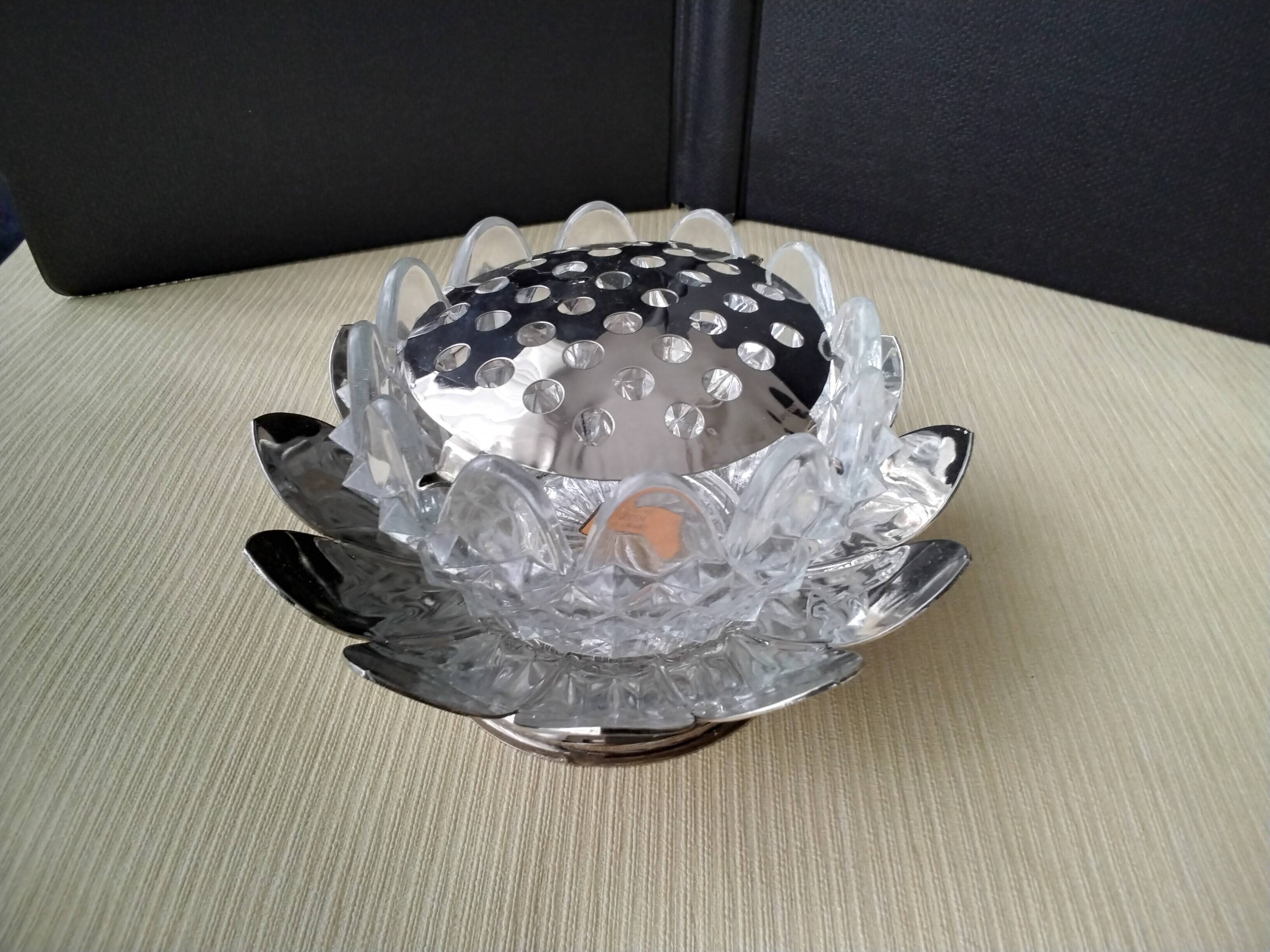 Pique fleur , bouquetière , centre de table Genuine Crystal