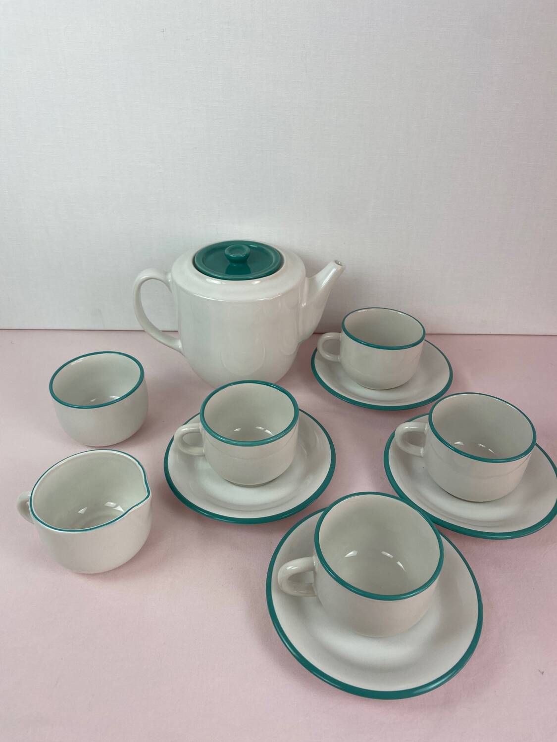 Vintage white and green service