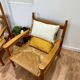 Paire de fauteuils en bois et paille