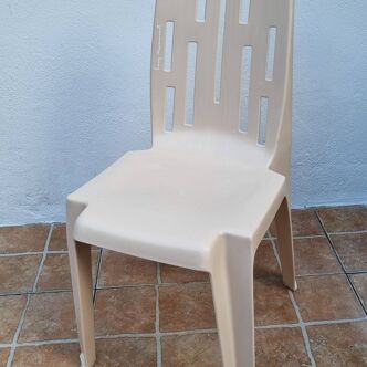 Chaise "Samba" design par Henry Massonnet