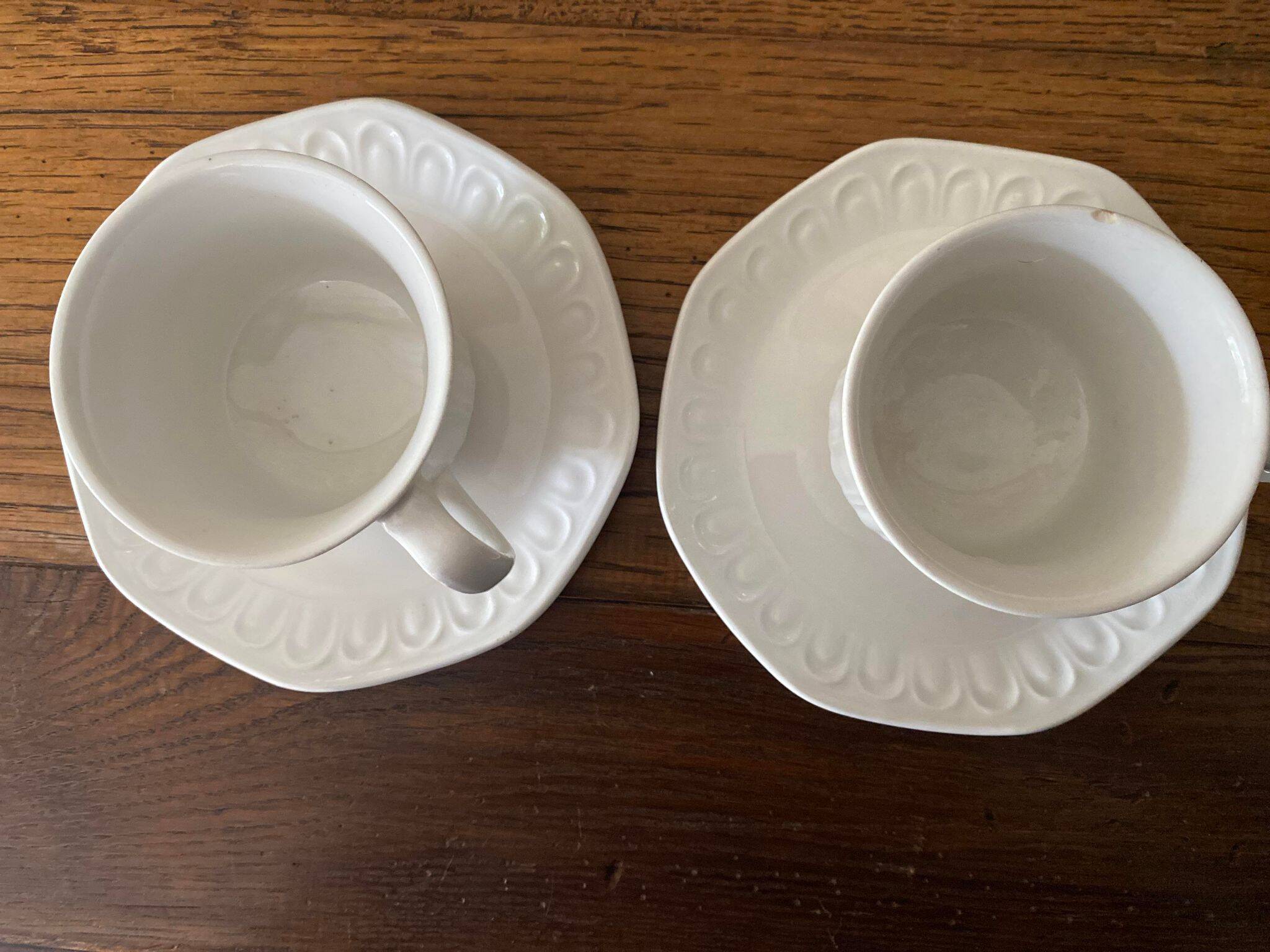 Set of 2 Spanish White Alfar Etrusco Cups and Saucers