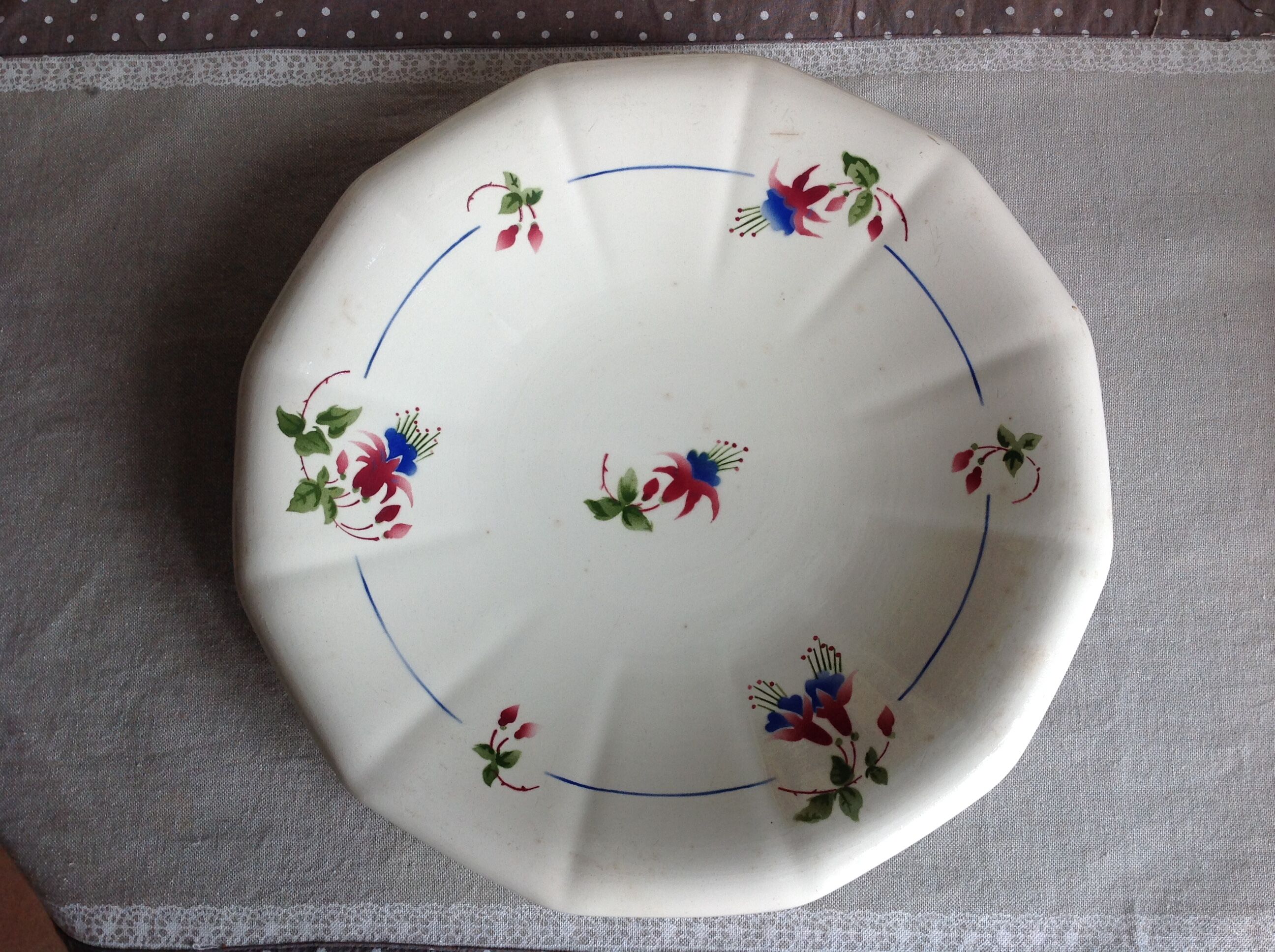 Two round dishes Sarreguemines decor Bermuda/vintage years 50-60