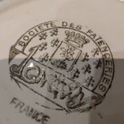 Longwy enamel plate with cartouche of 2 birds and apple blossoms, d188