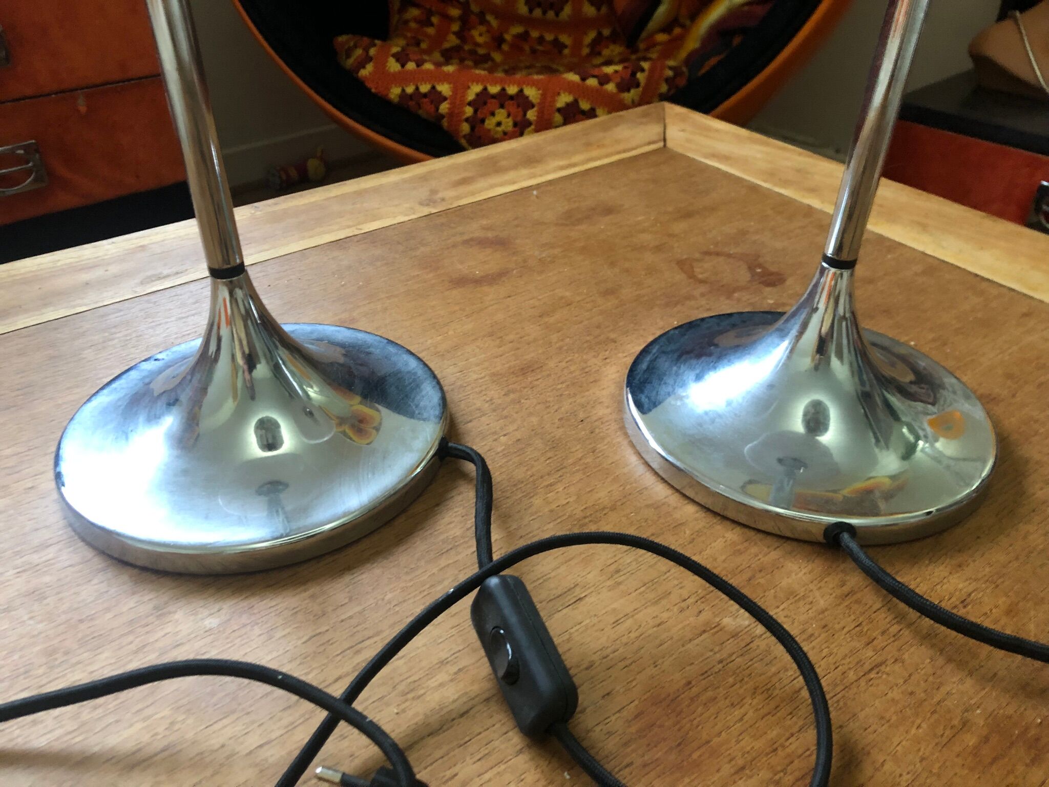 Set of 2 vintage tulip foot lamps