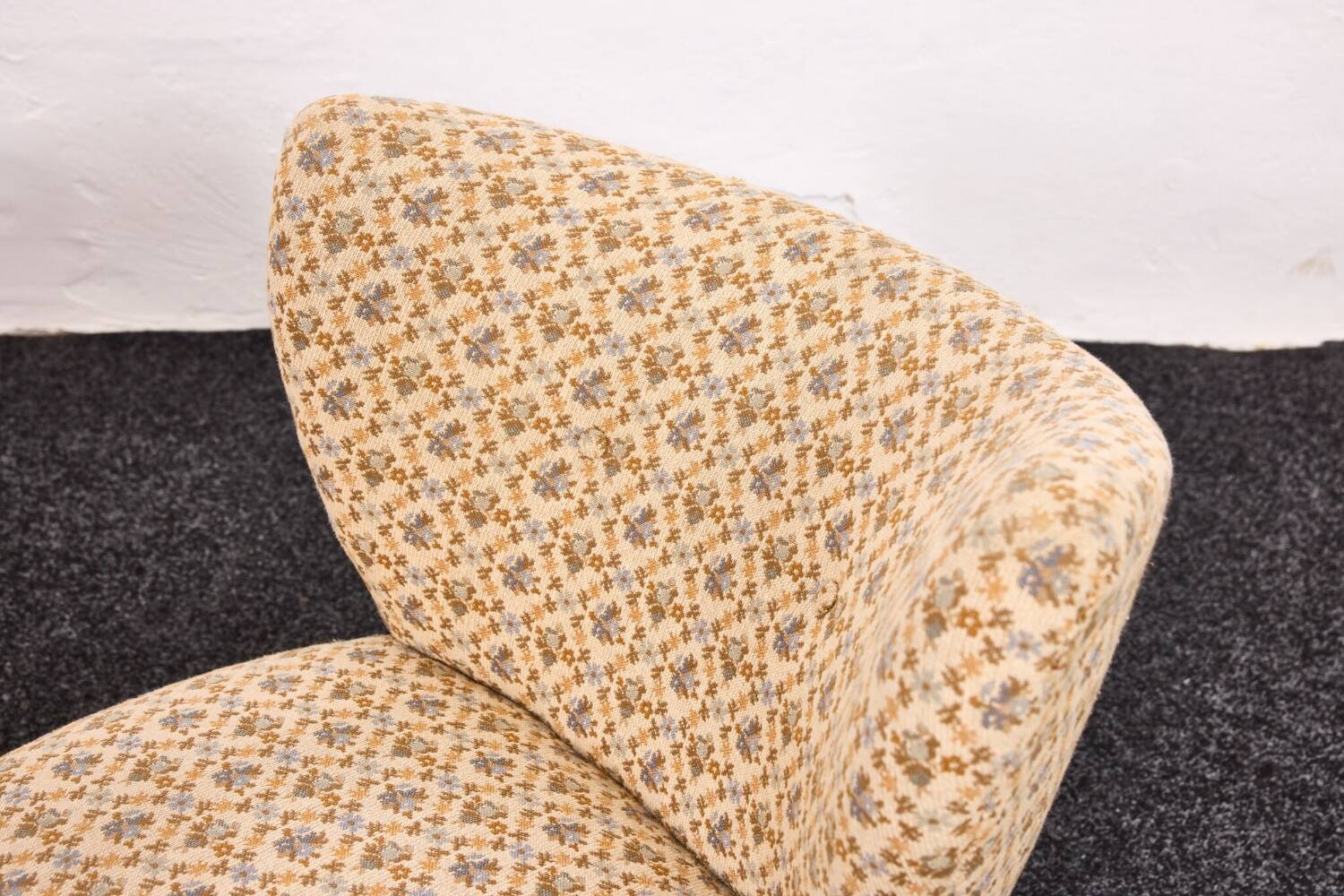 Ensemble canapé et fauteuil cocktail suédois, années 1950 – Dossier courbé