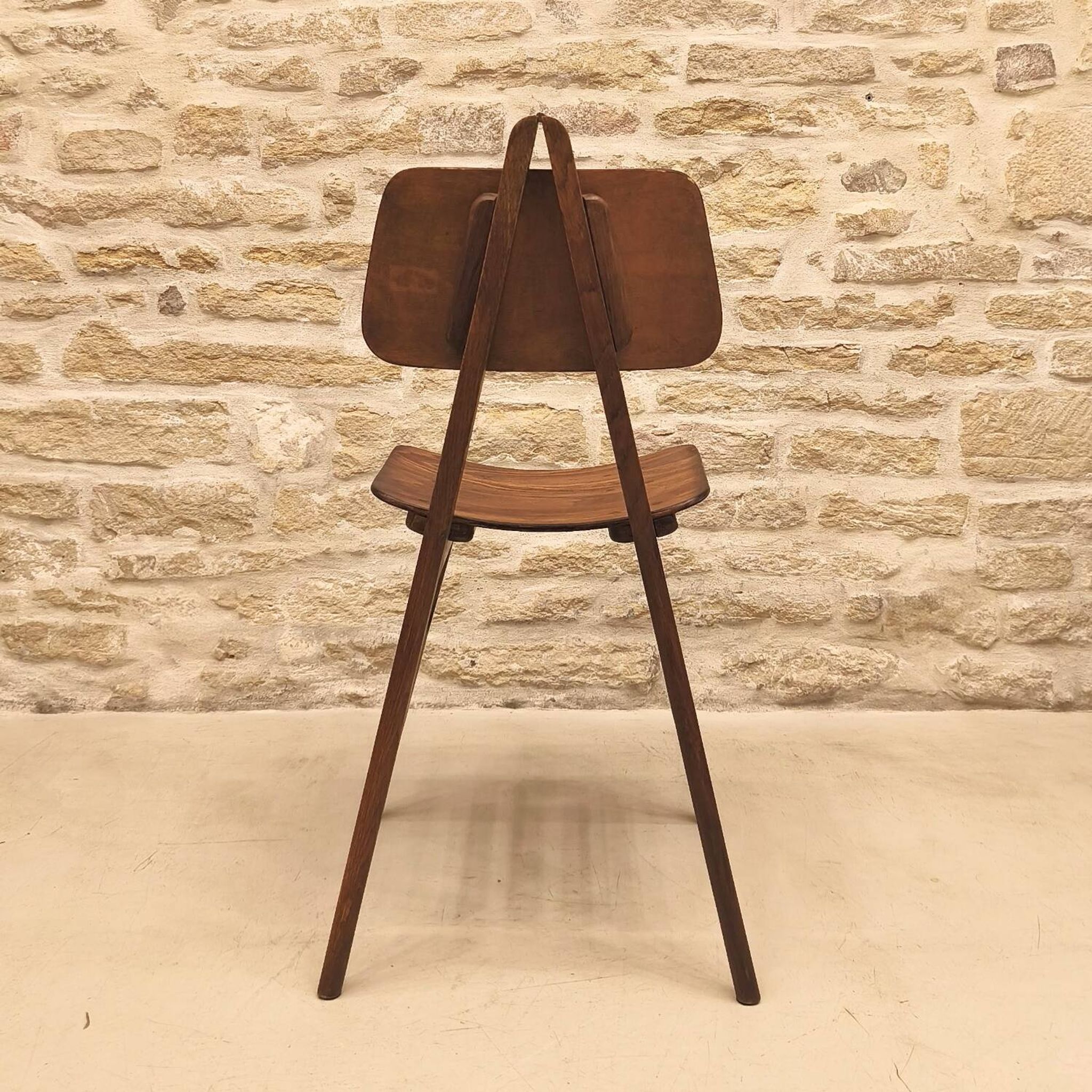 Dismantlable chair by the manufacturer Atelier Saint Sabin, 1950