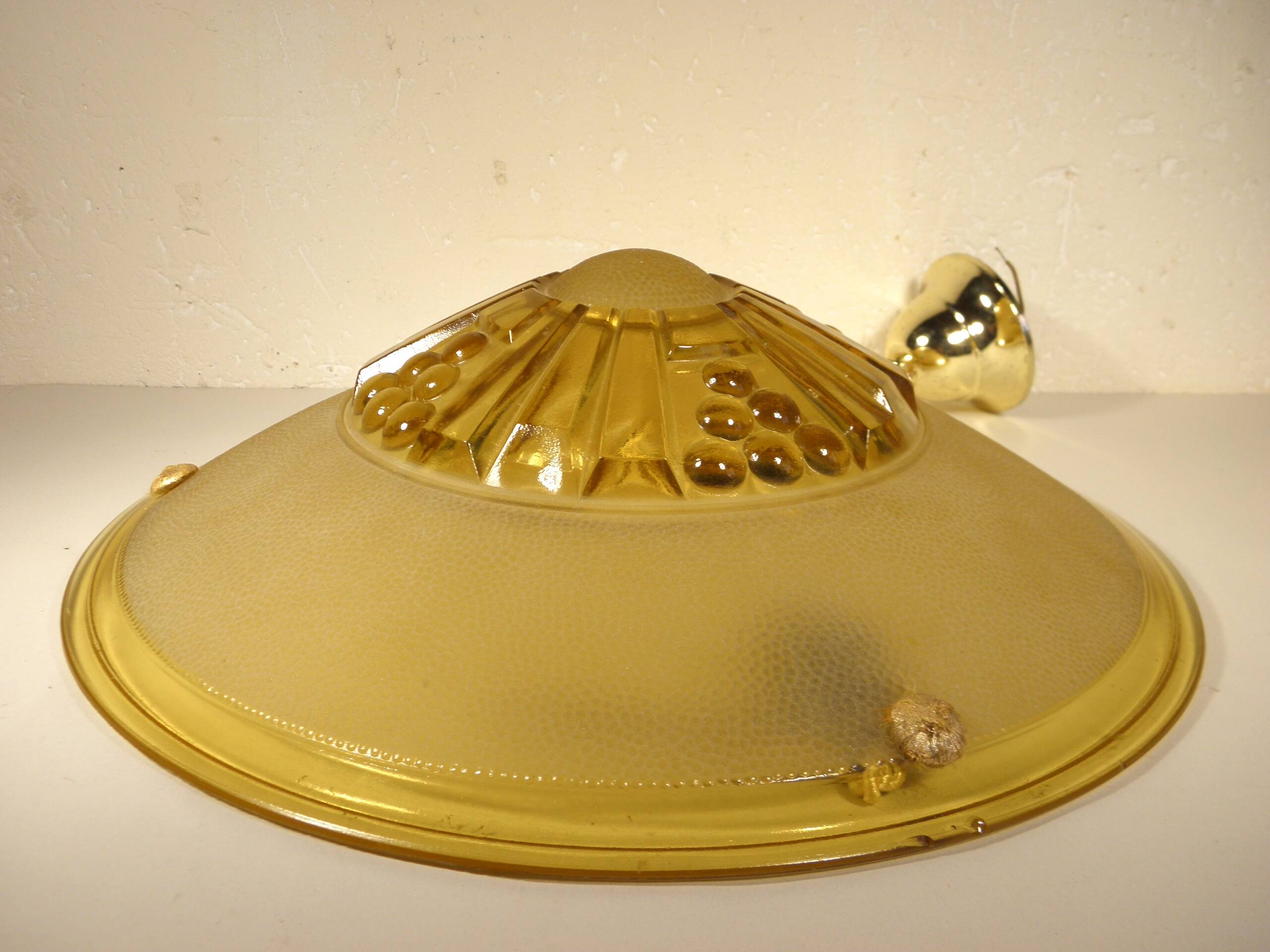 Art Deco basin suspension