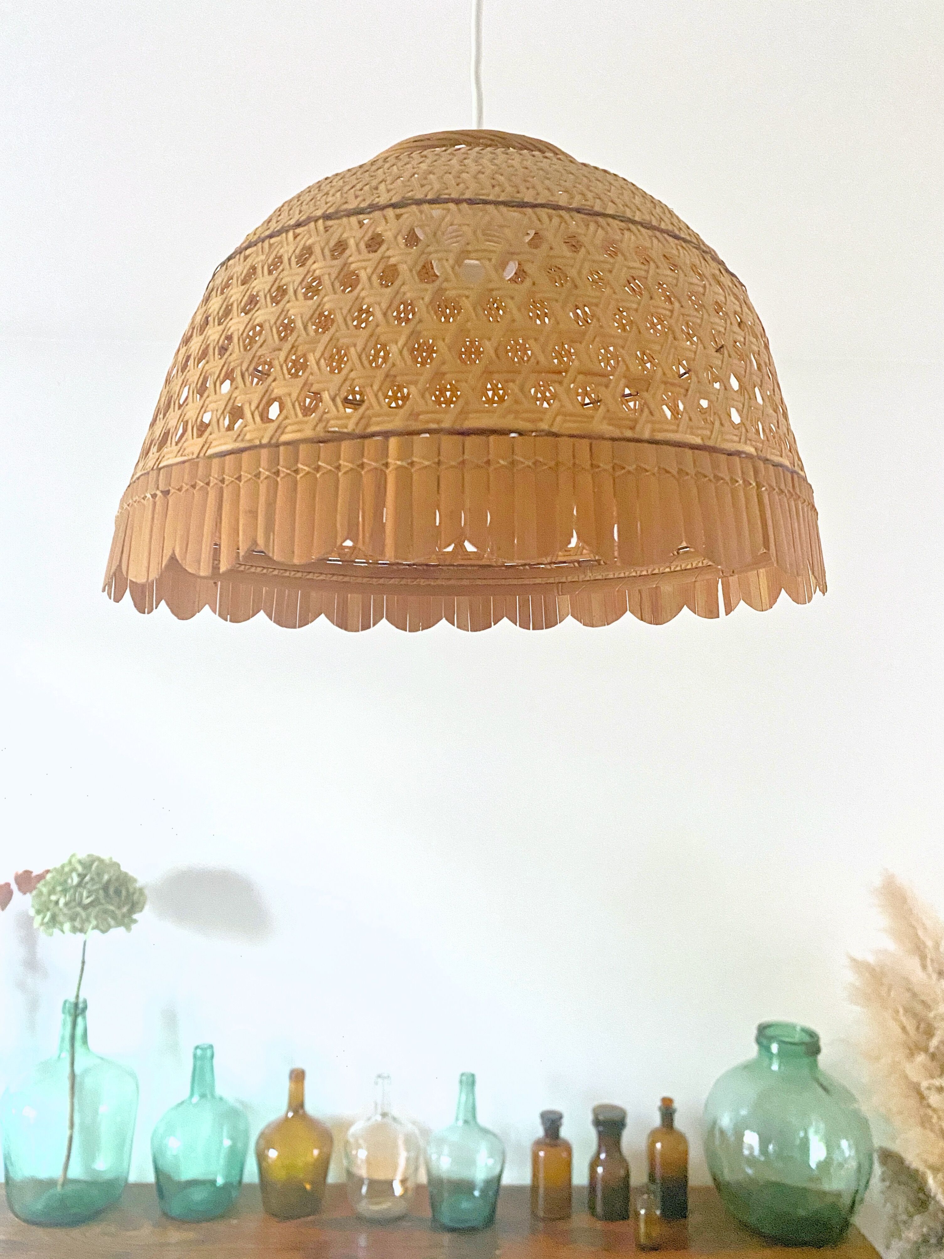 Suspension wicker cannage and bamboo