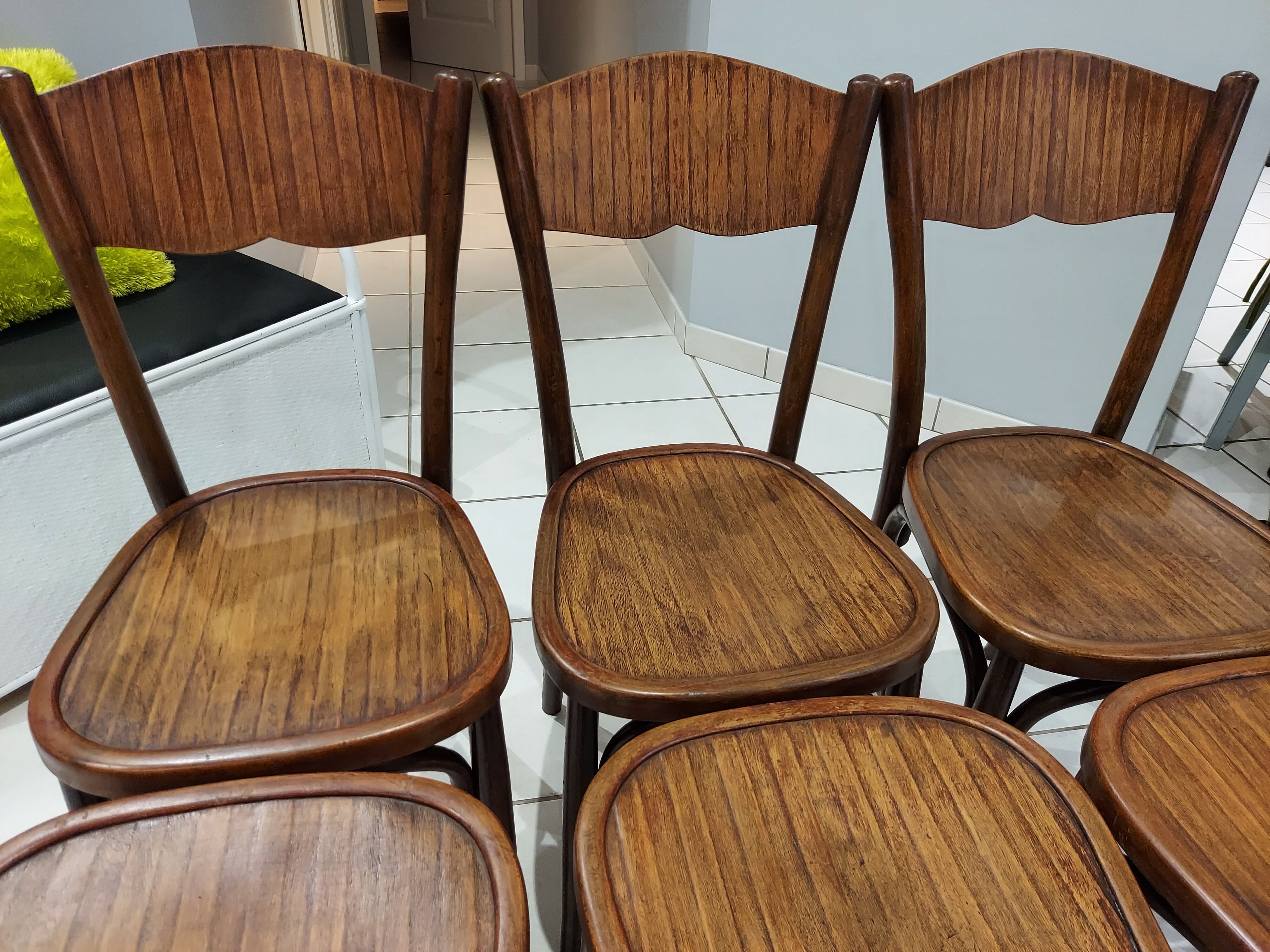 Suite de 6 chaises de Bistrot Baumann année 1930