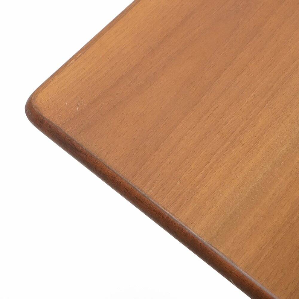 Extensible table by Afra and Tobia Scarpa for Molteni, 1970s.