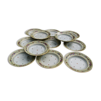 12 assiettes creuses en porcelaine de Limoges décor frise de fleurettes