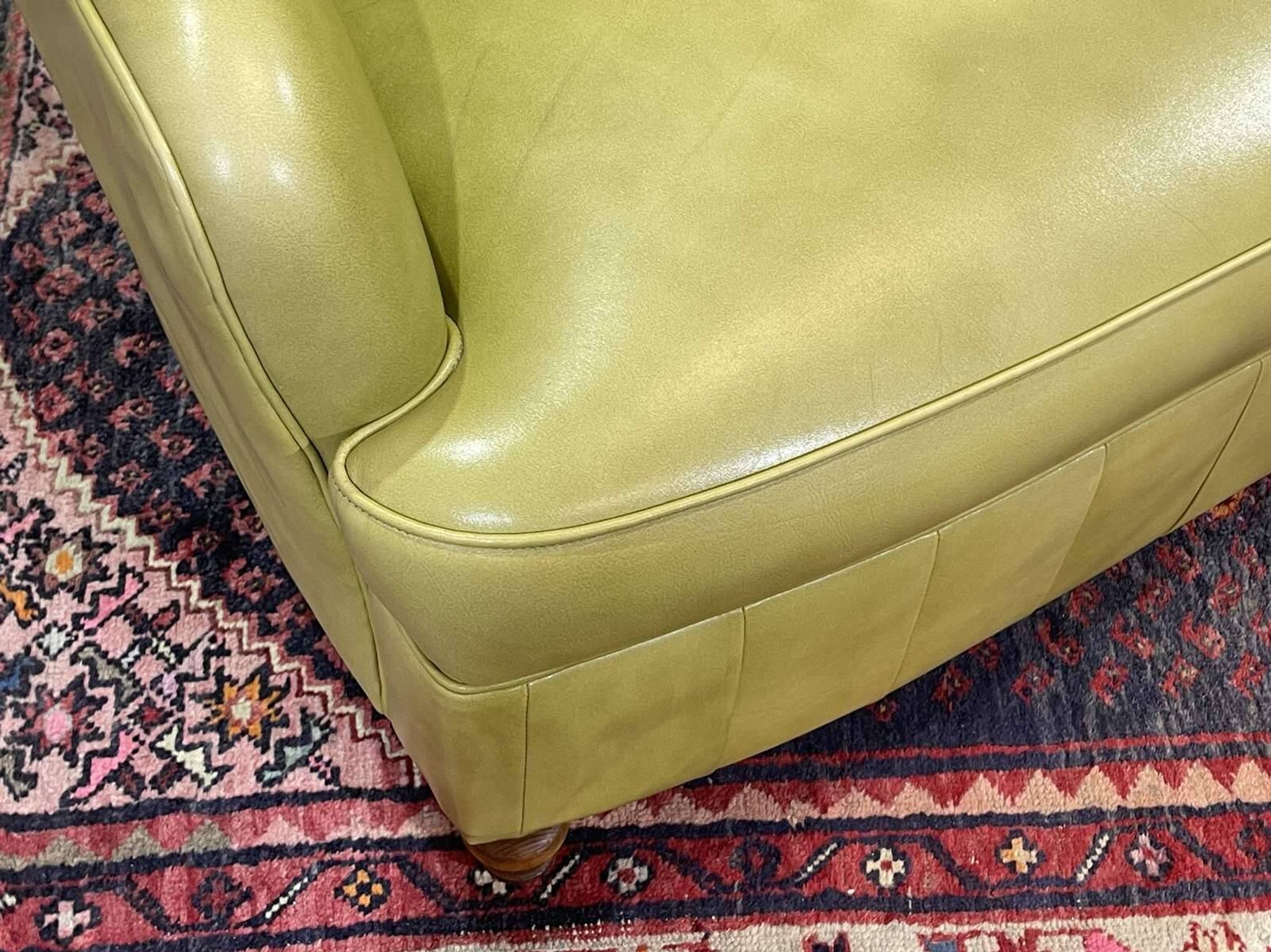 Canapé Chesterfield 3 places en cuir vert olive