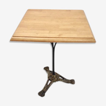 Bistro table