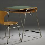 Tres rare bureau par Arne Jacobsen