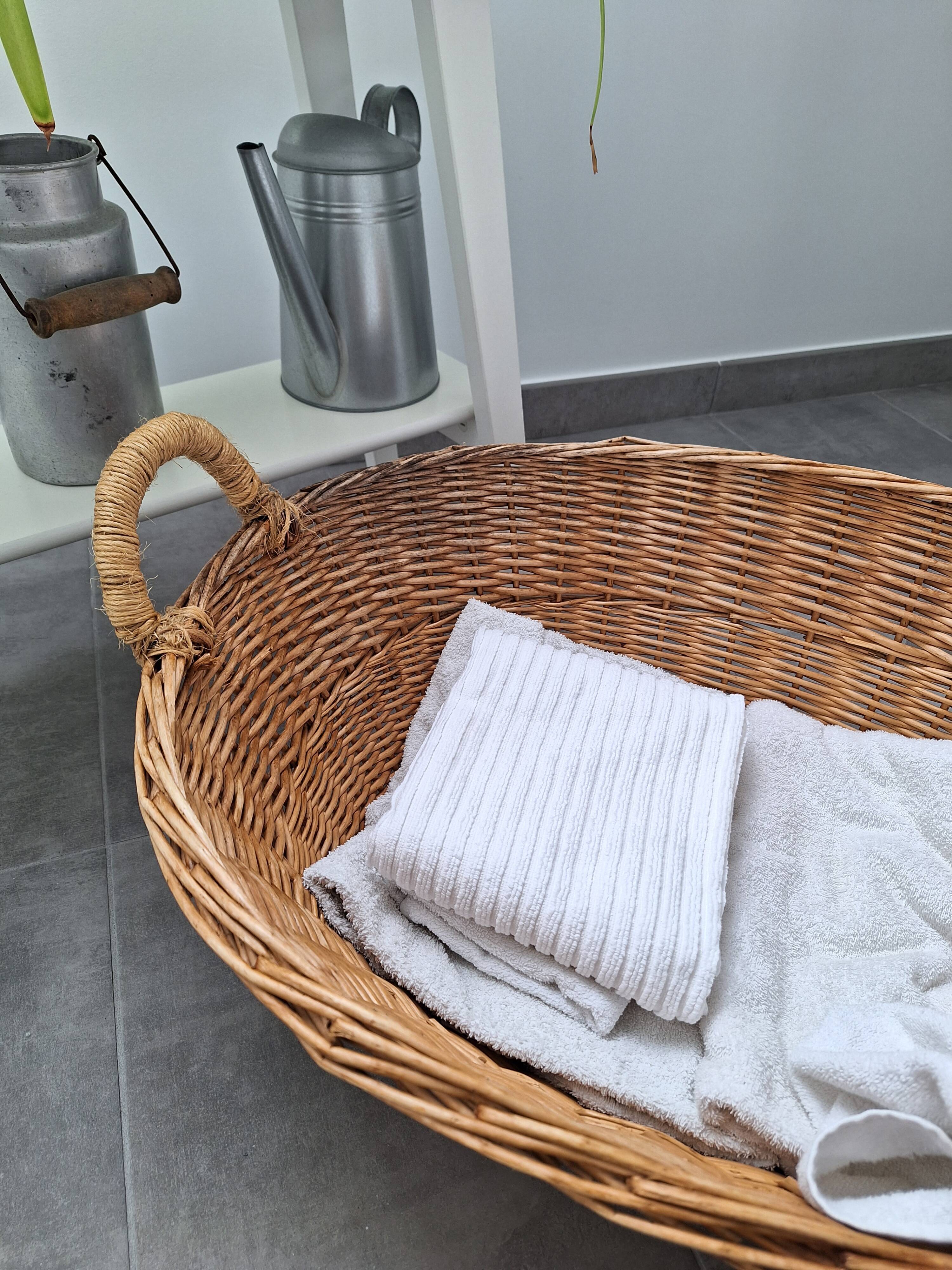 Wicker basket / basket