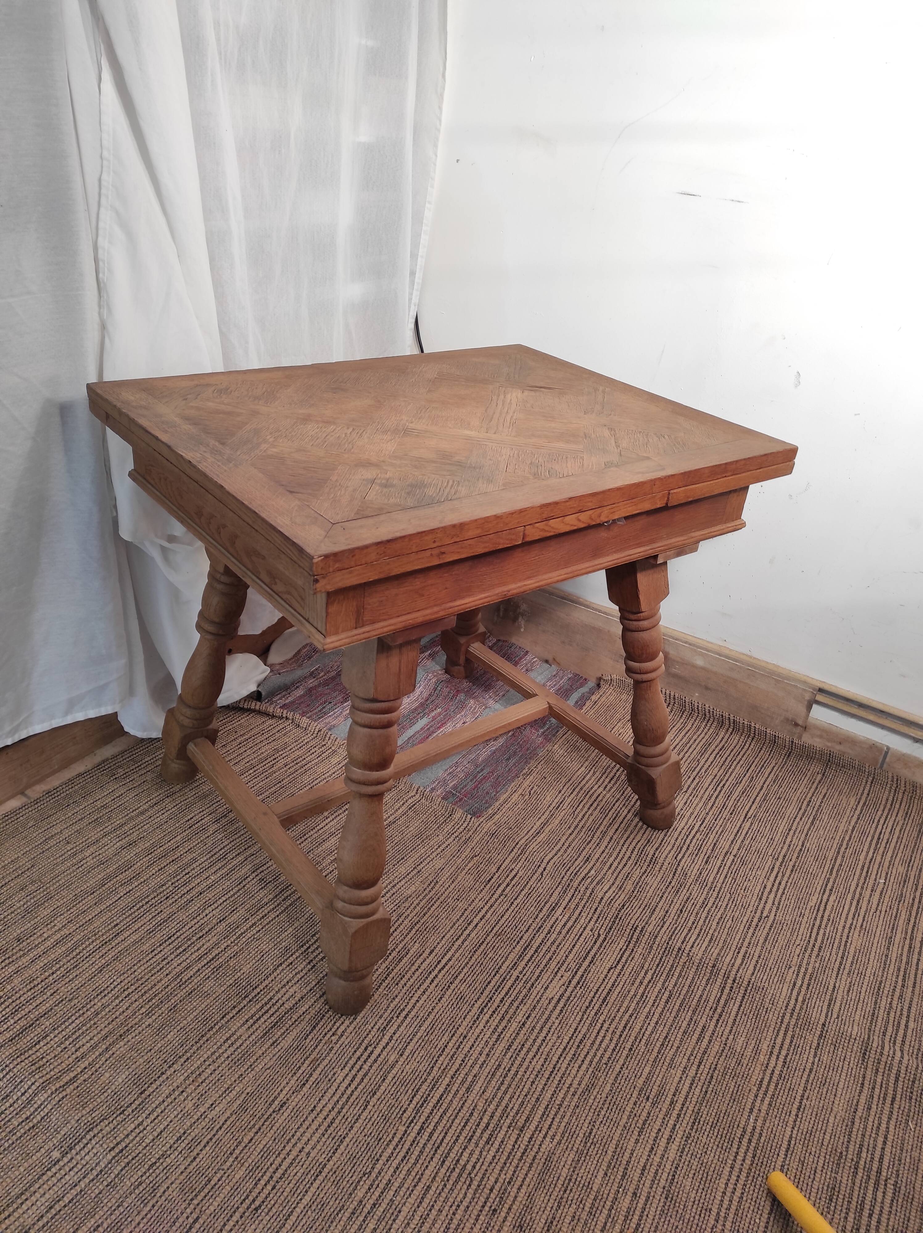 Oak table with extensions