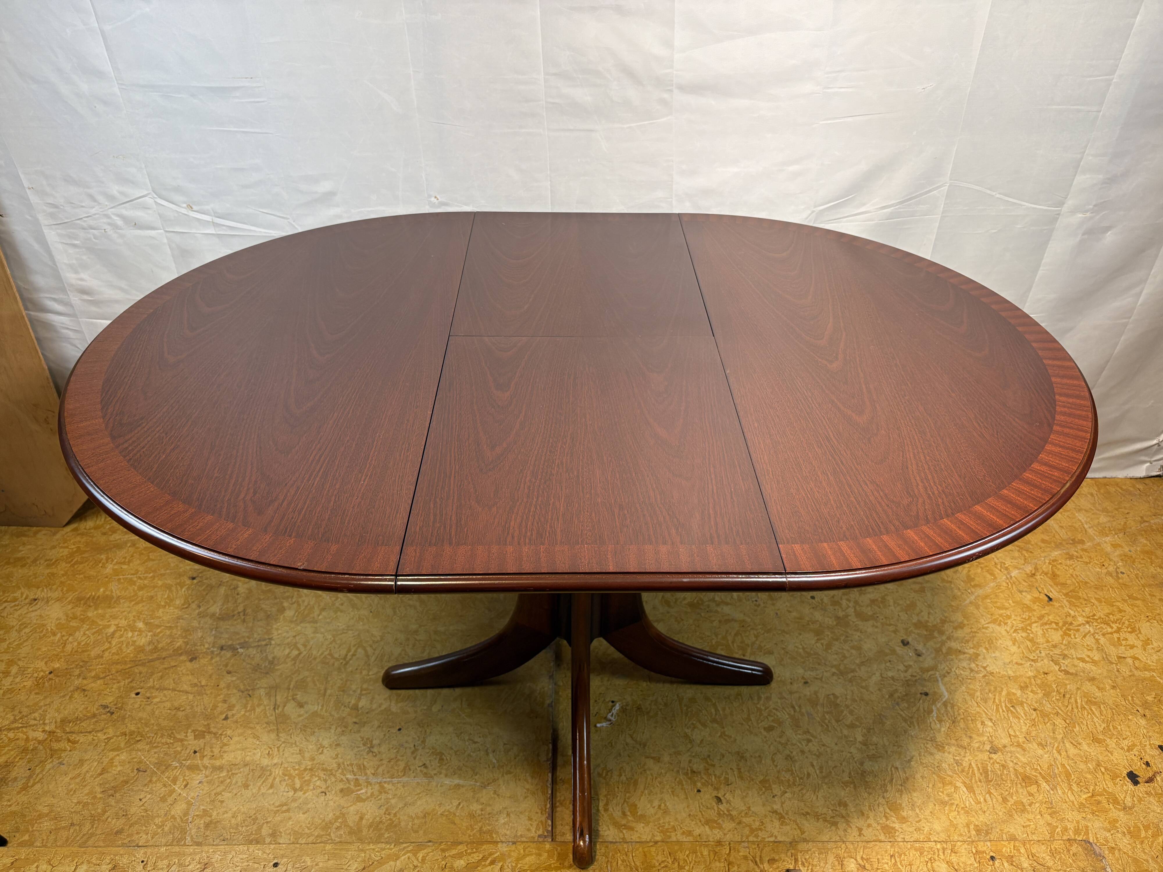 Mid-Century Retro Vintage Teak Round Extending Dining Table by Nathan 1960