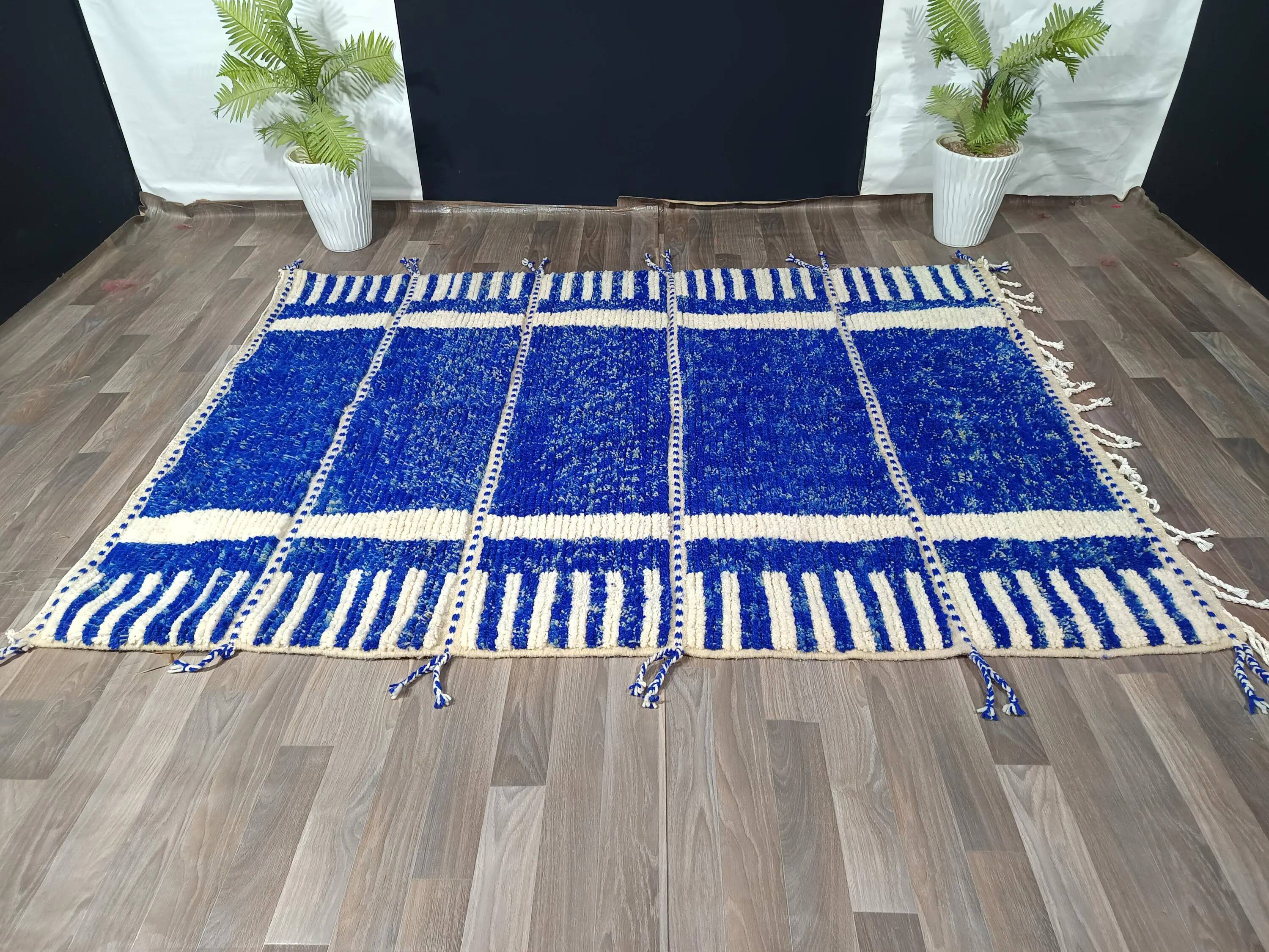 Handmade traditional carpet 250cm x 150cm Moroccan