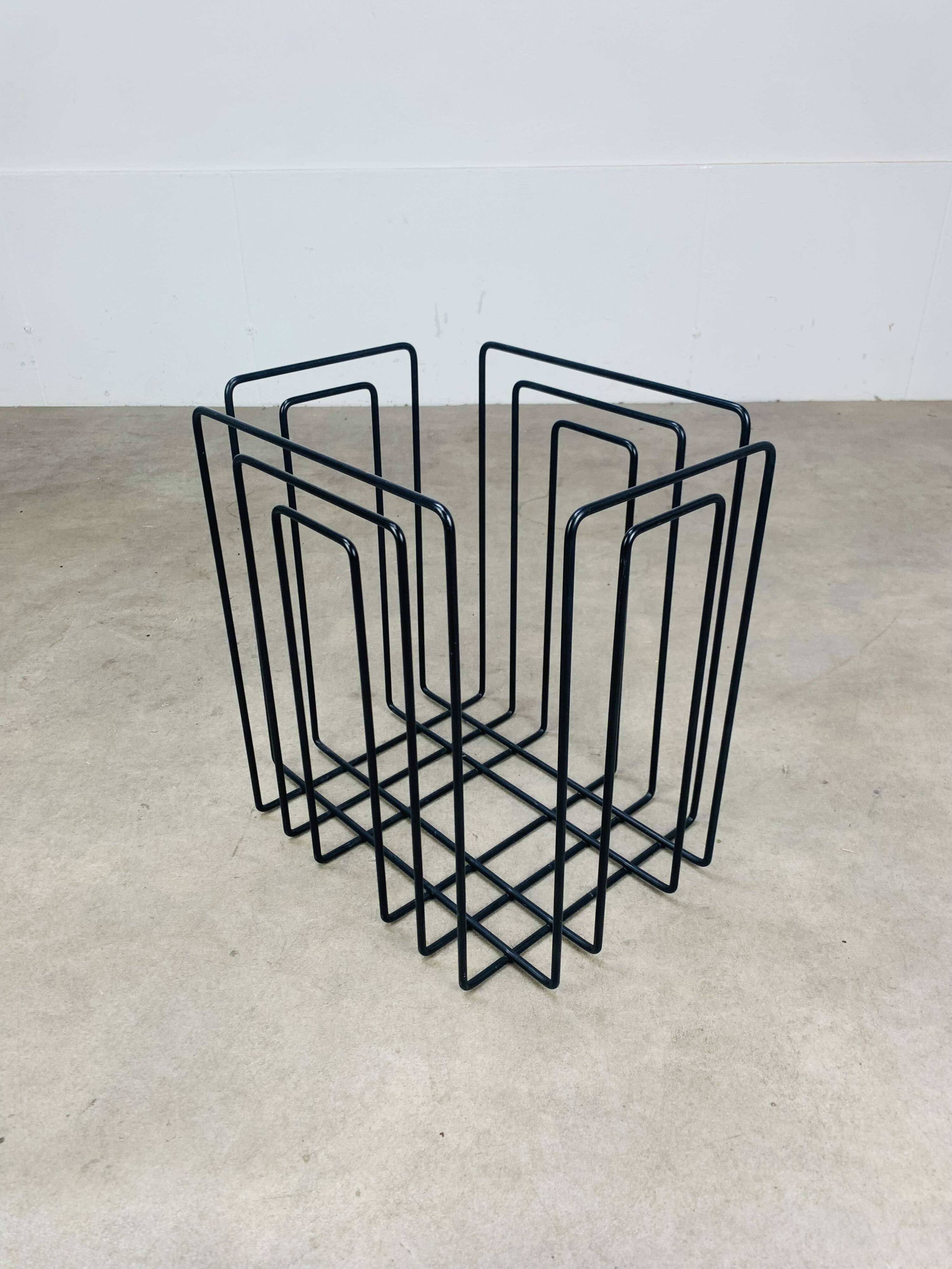 Black metal magazine rack by Willy Glaeser for TMP, 1980s.