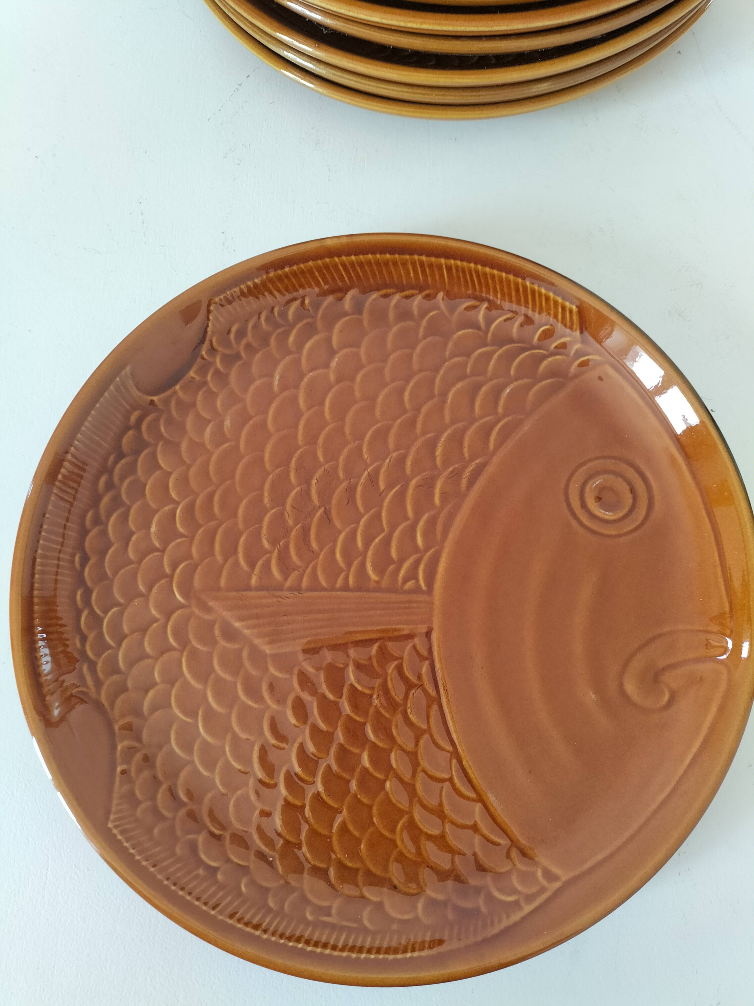 Sela Fish Barbotine Plate Set (Portugal)