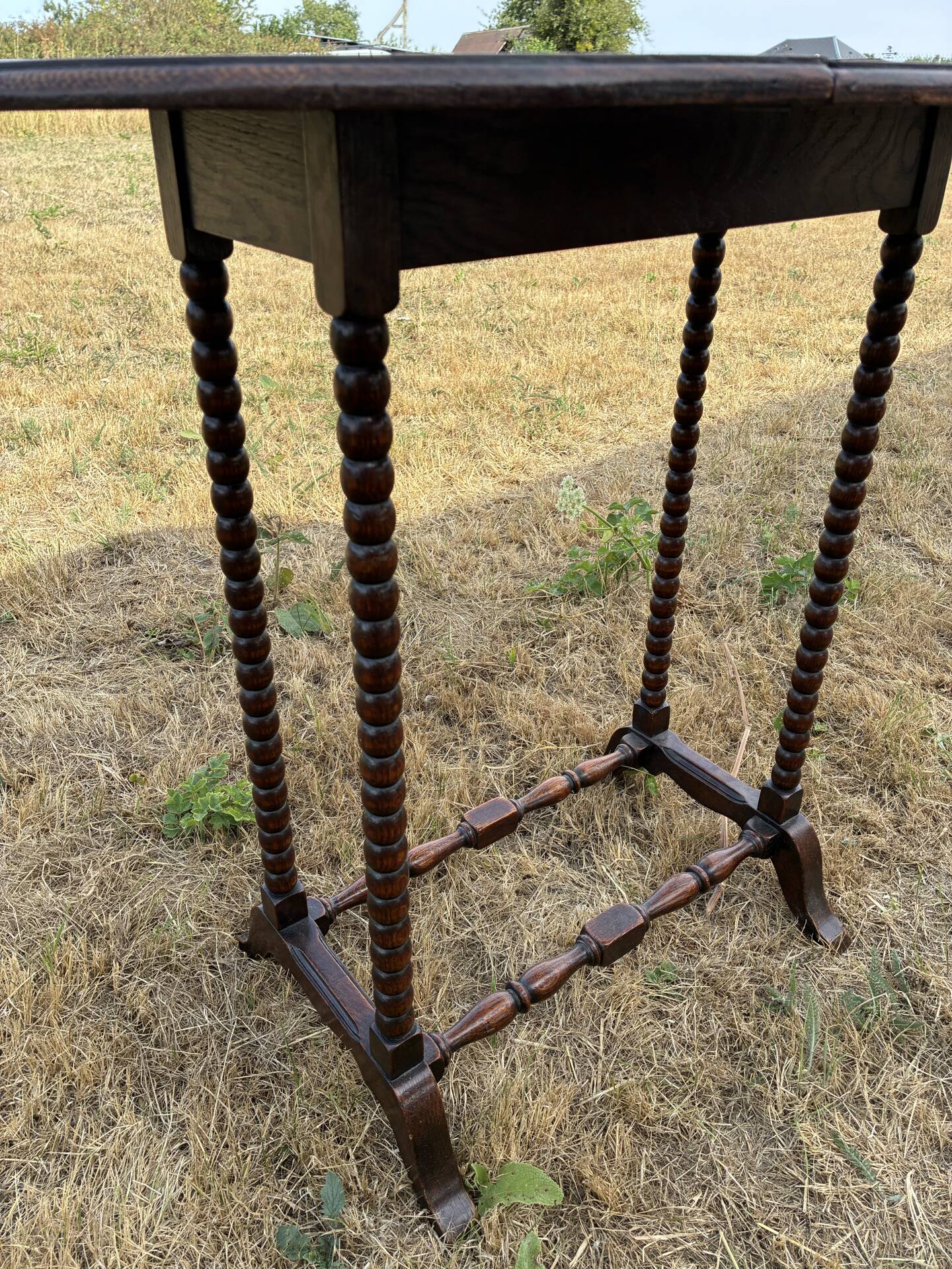 English gateleg folding table