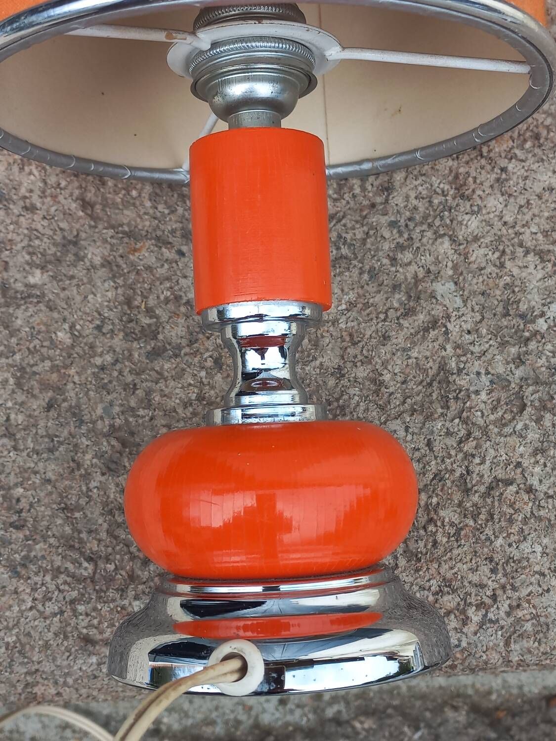 Designer lamp from the 70s in chrome metal and orange lacquered wood