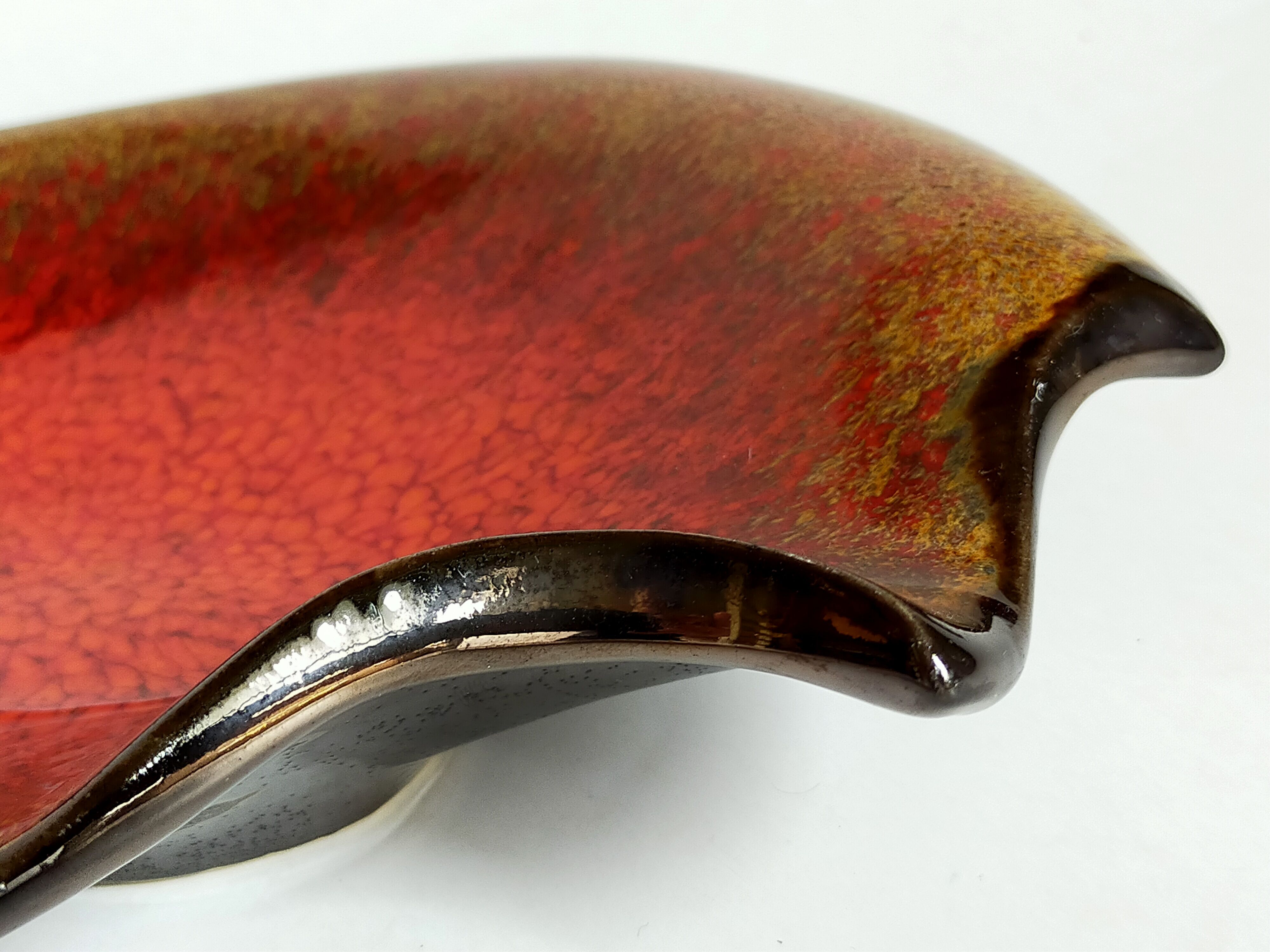 Free-form vacuum-pockets metal enamel French