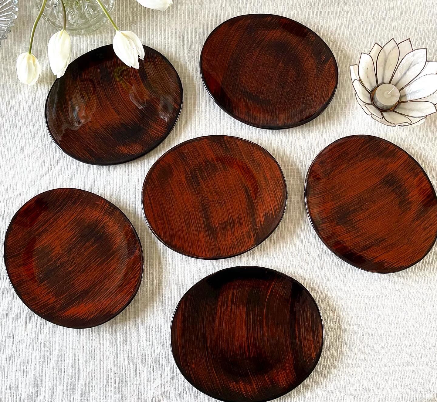 12 assiettes vintage 1970