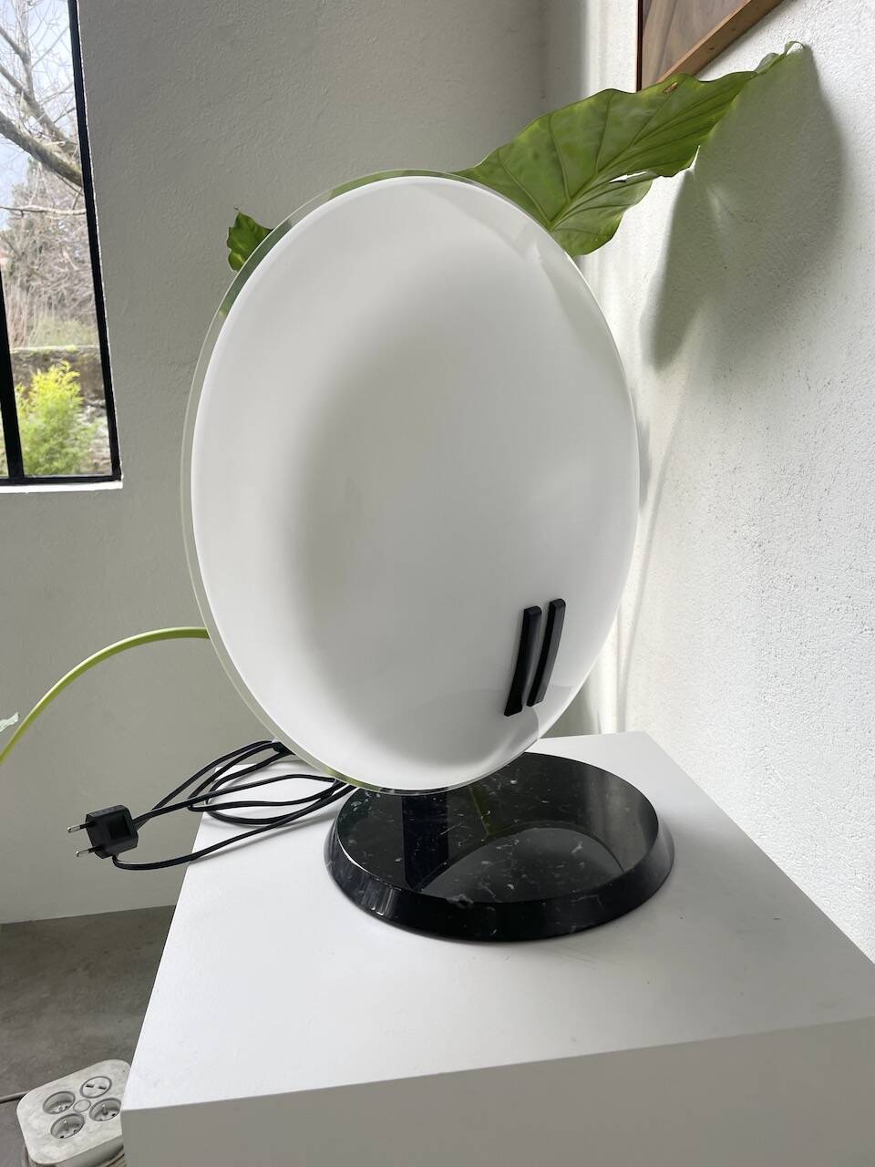“La Perla” desk lamp by Bruno Gecchelin for Oluce 1980