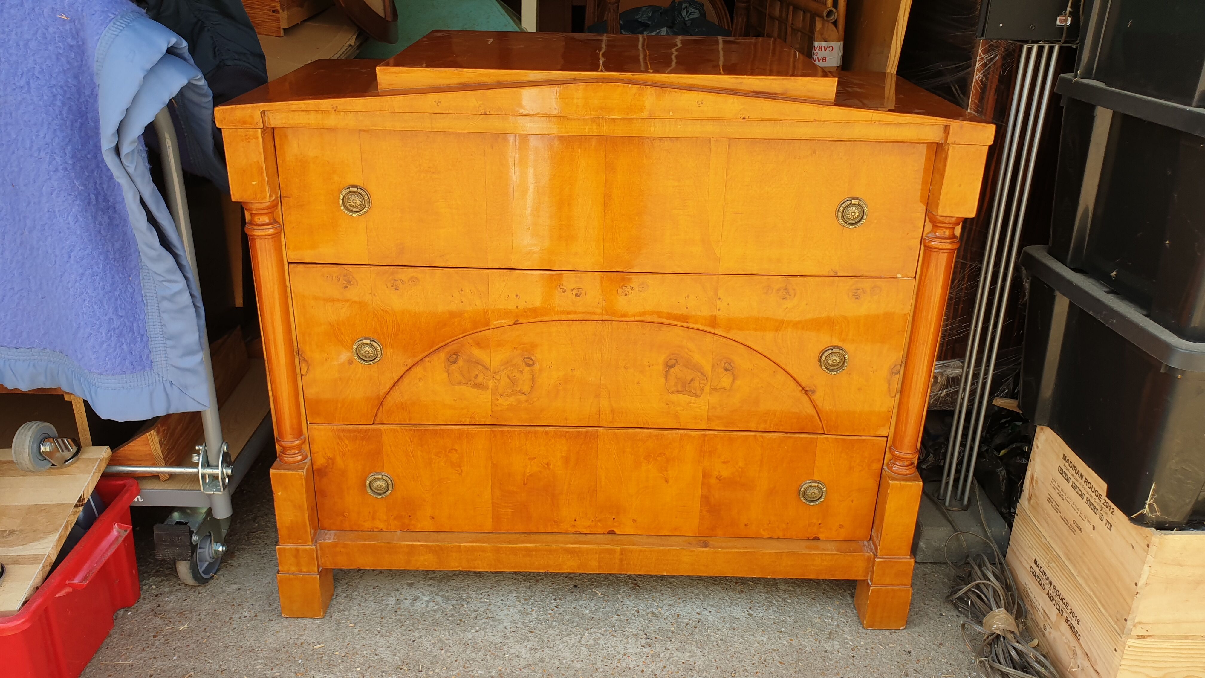 Commode en ronce de noyer XXème