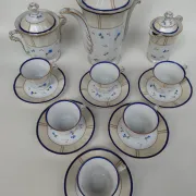 Service à café en porcelaine de Limoges, par Bernardaud. Années 30.