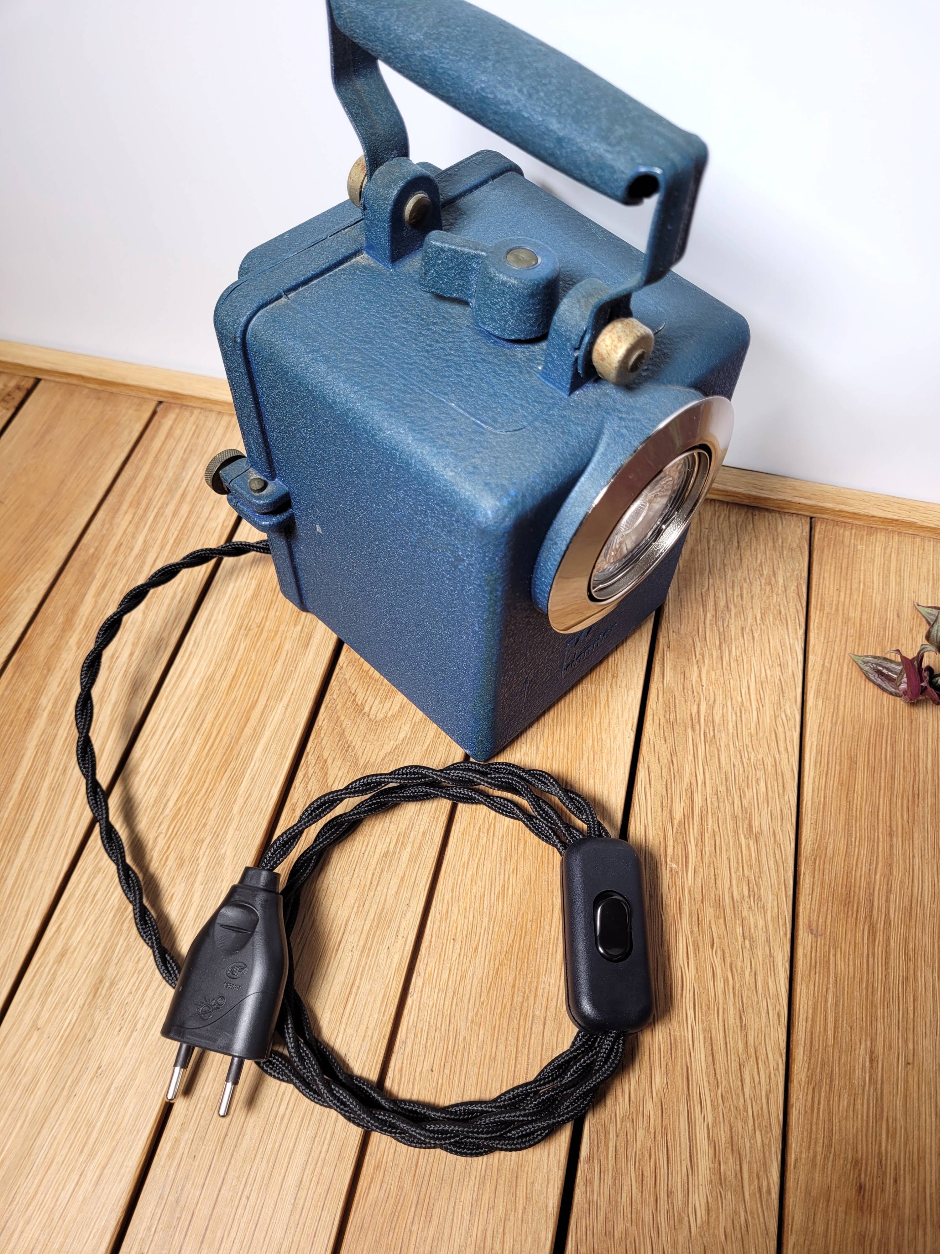 Wonder Agral lantern lamp