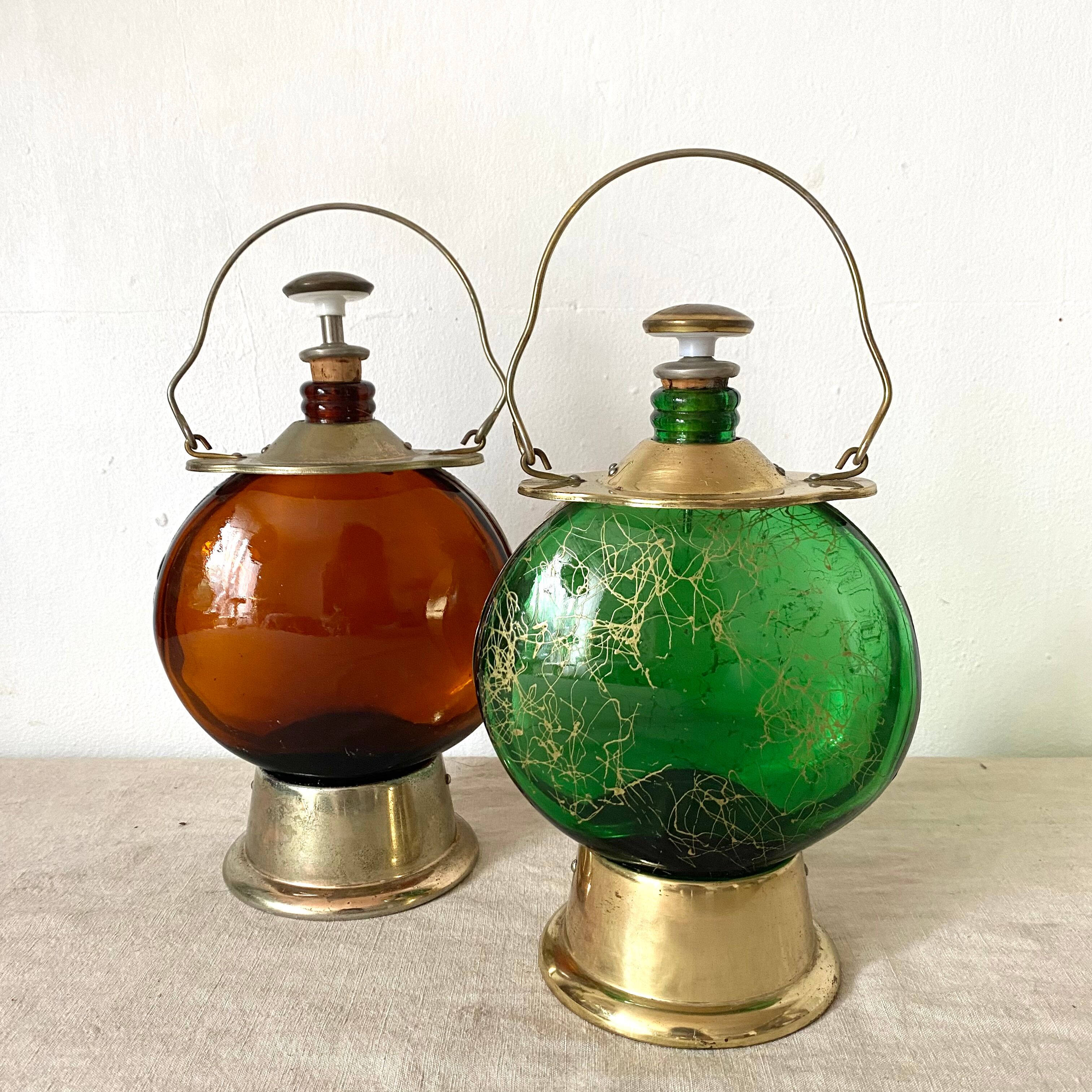 Vintage carafe music box