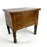 Wooden entrance trunk stool